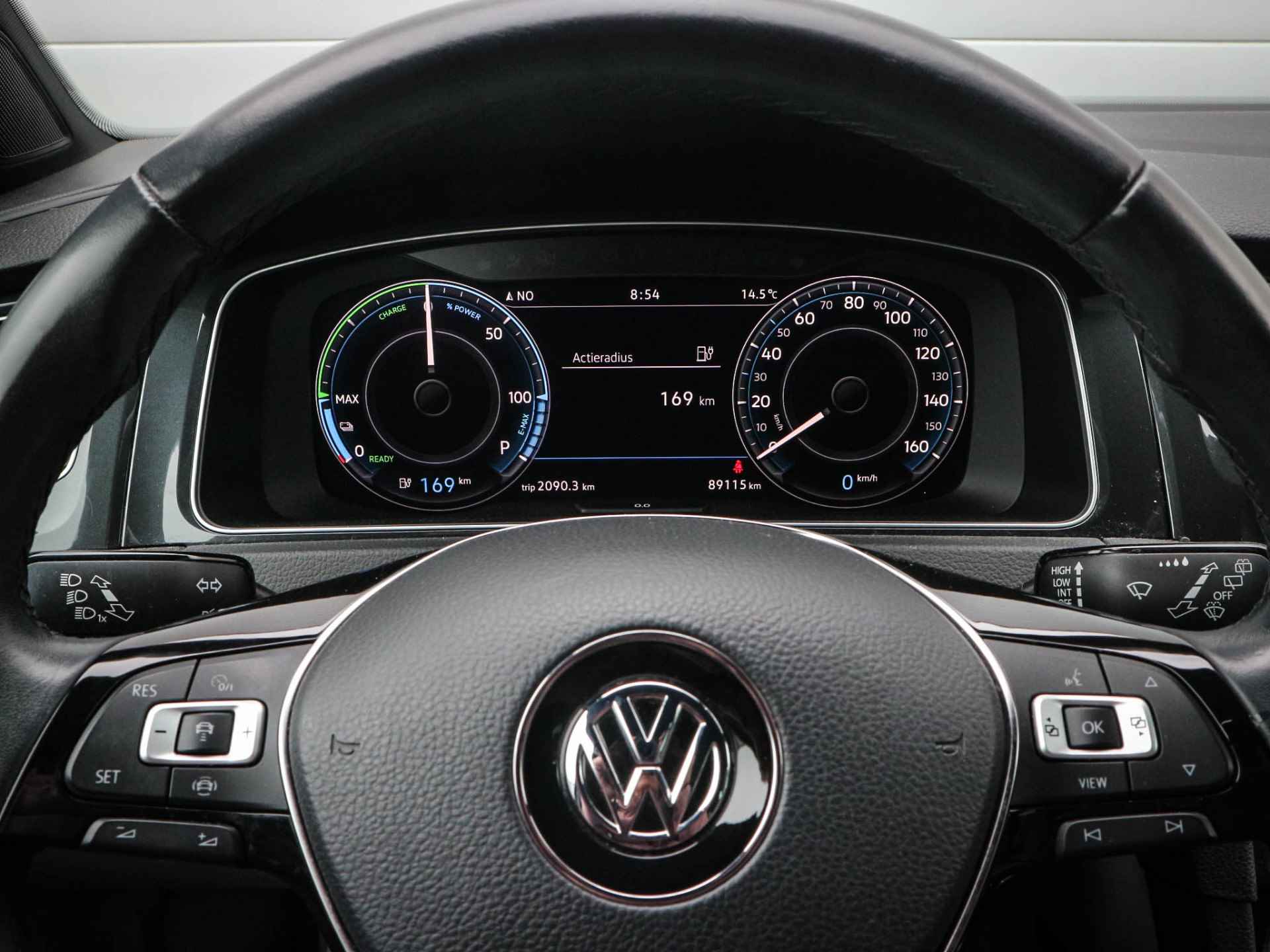 Volkswagen e-Golf e-Golf | Clima | Cruise | Navi | Leer | | Stoelverwarming | Warmtepomp | 17 Inch - 4/46