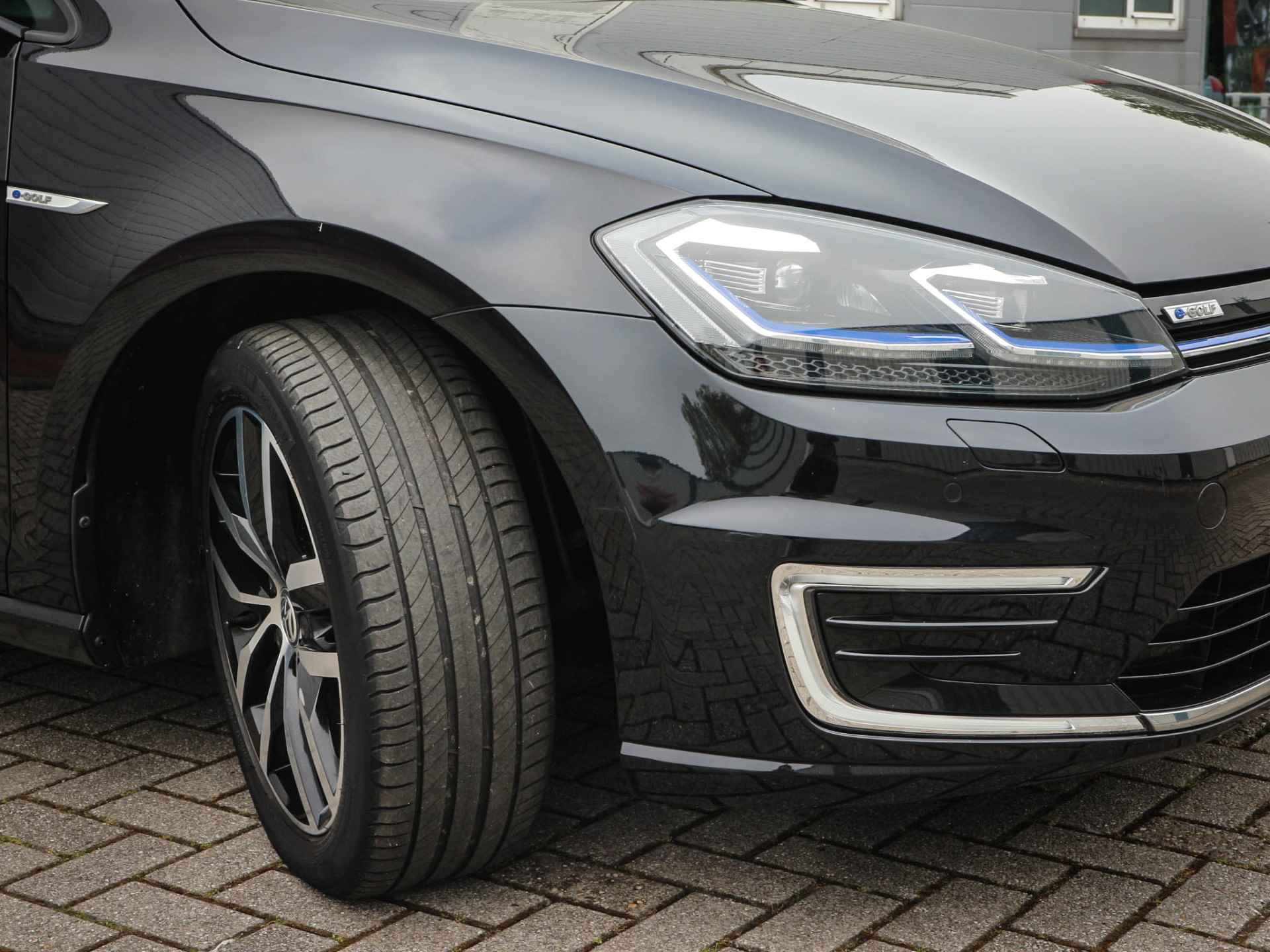 Volkswagen e-Golf e-Golf | Clima | Cruise | Navi | Leer | | Stoelverwarming | Warmtepomp | 17 Inch - 22/46