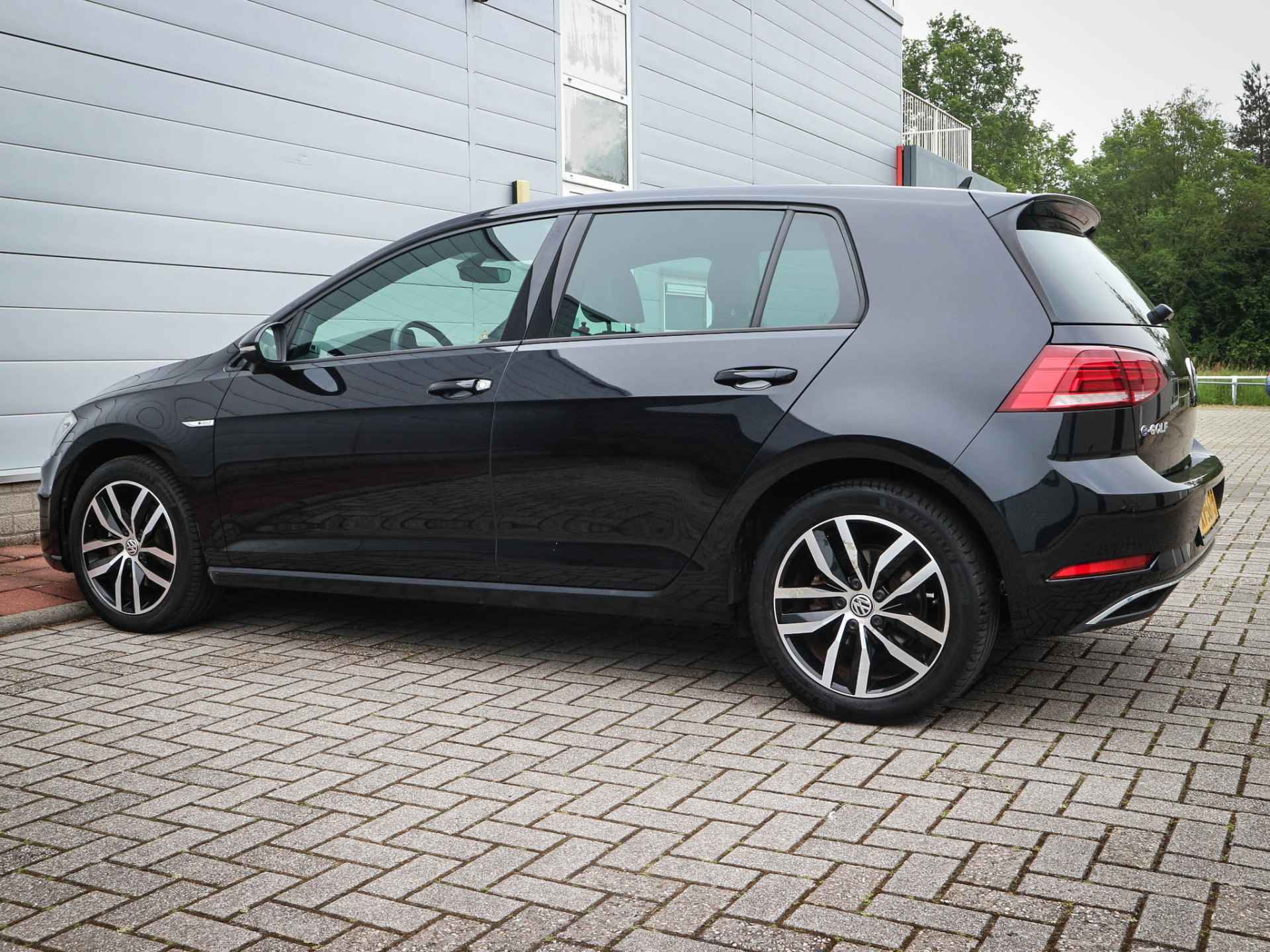 Volkswagen e-Golf e-Golf | Clima | Cruise | Navi | Leer | | Stoelverwarming | Warmtepomp | 17 Inch - 24/46