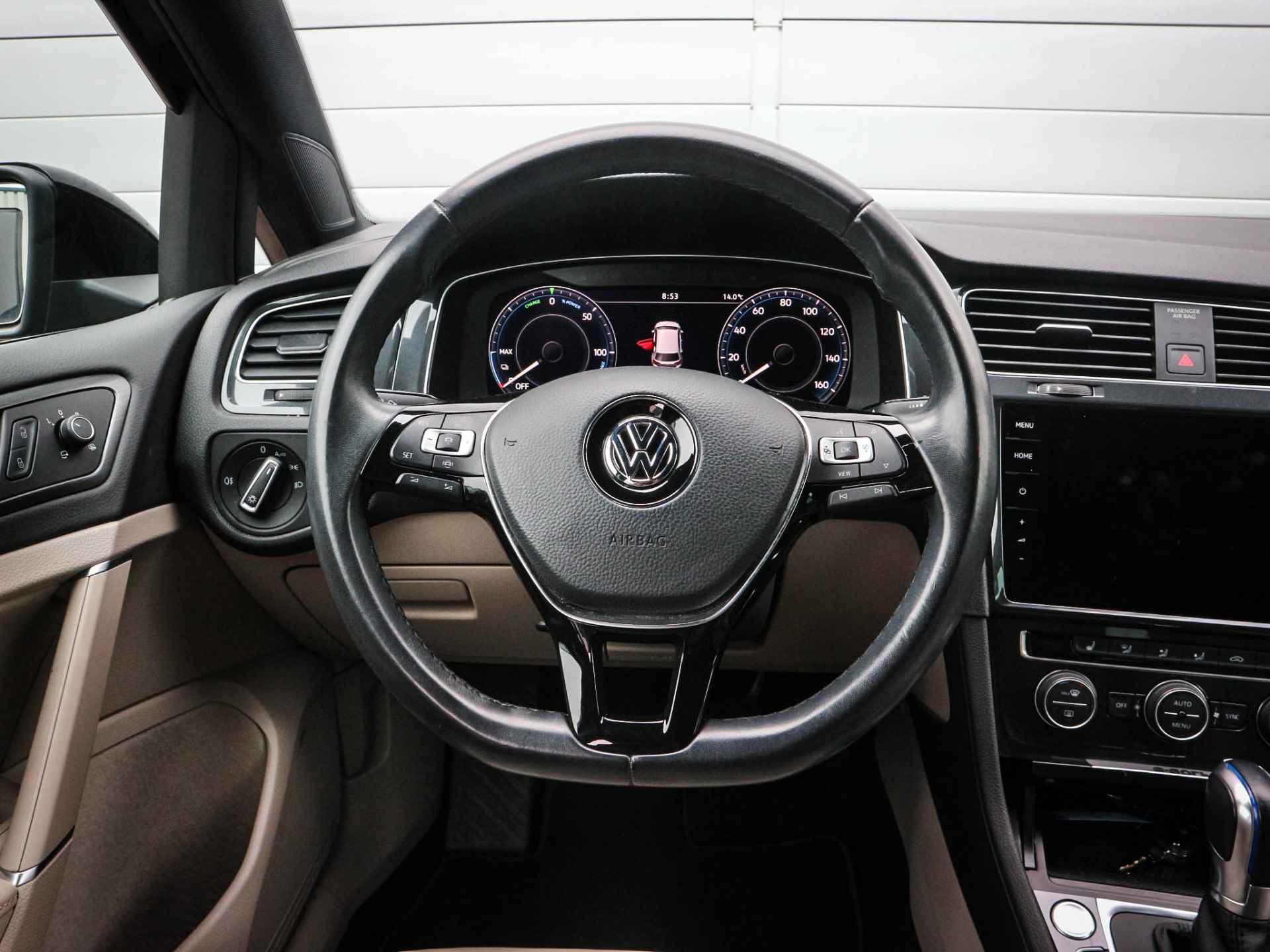 Volkswagen e-Golf e-Golf | Clima | Cruise | Navi | Leer | | Stoelverwarming | Warmtepomp | 17 Inch - 38/46