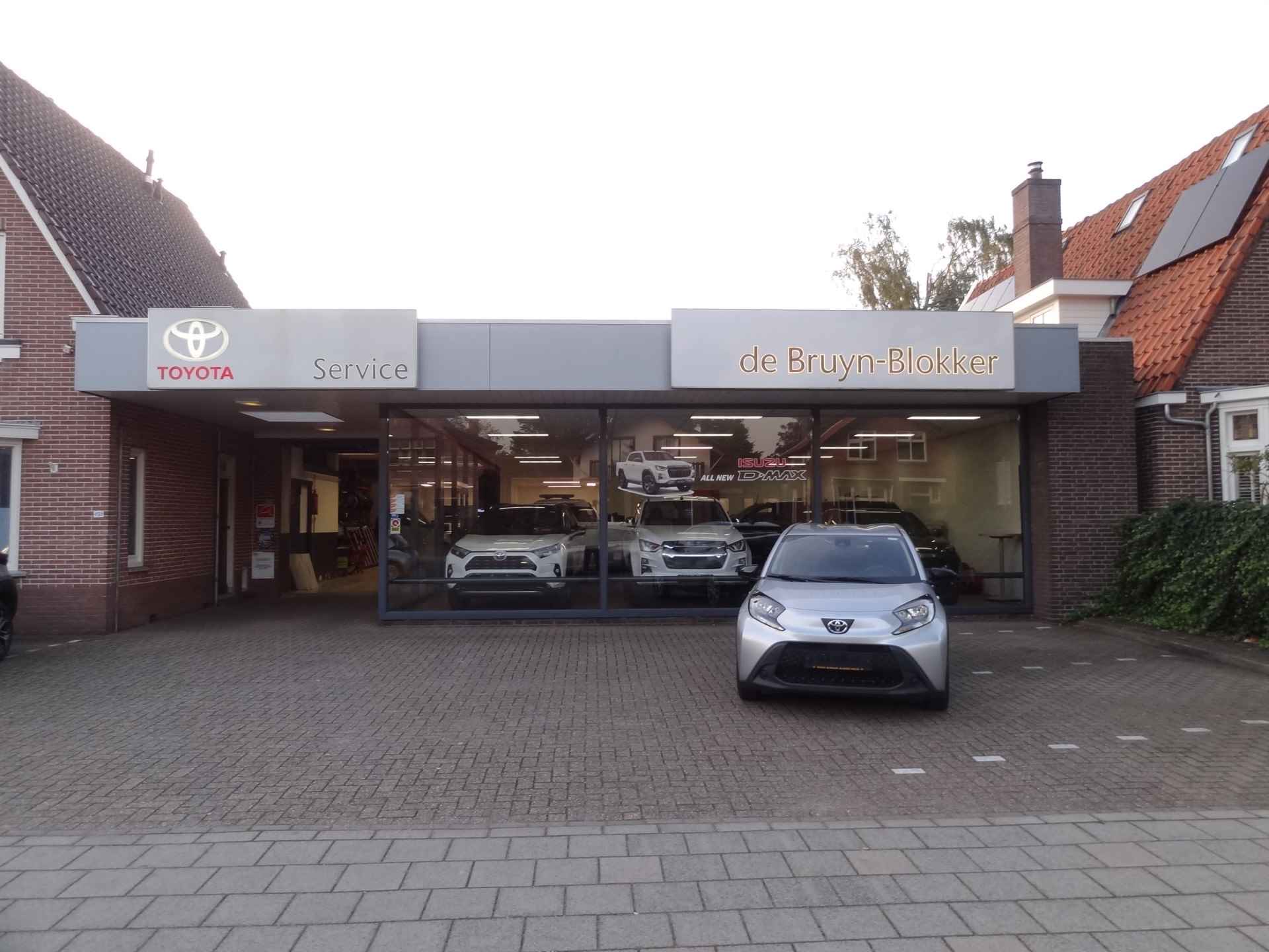 Toyota Aygo X 1.0 VVT-i Automaat play Apple Carplay Android Auto / parkeercamera / 10 jaar garantie / auto komt rechtstreeks van Toyota / rijk - 33/34