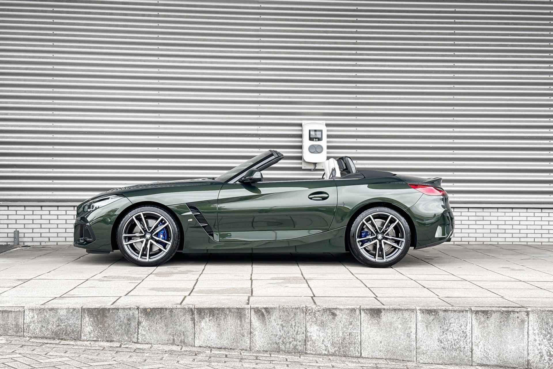 BMW Z4 sDrive20i Business Edition Plus | M Sport Plus Pack | Harman Kardon Surround Sound System - 2/19