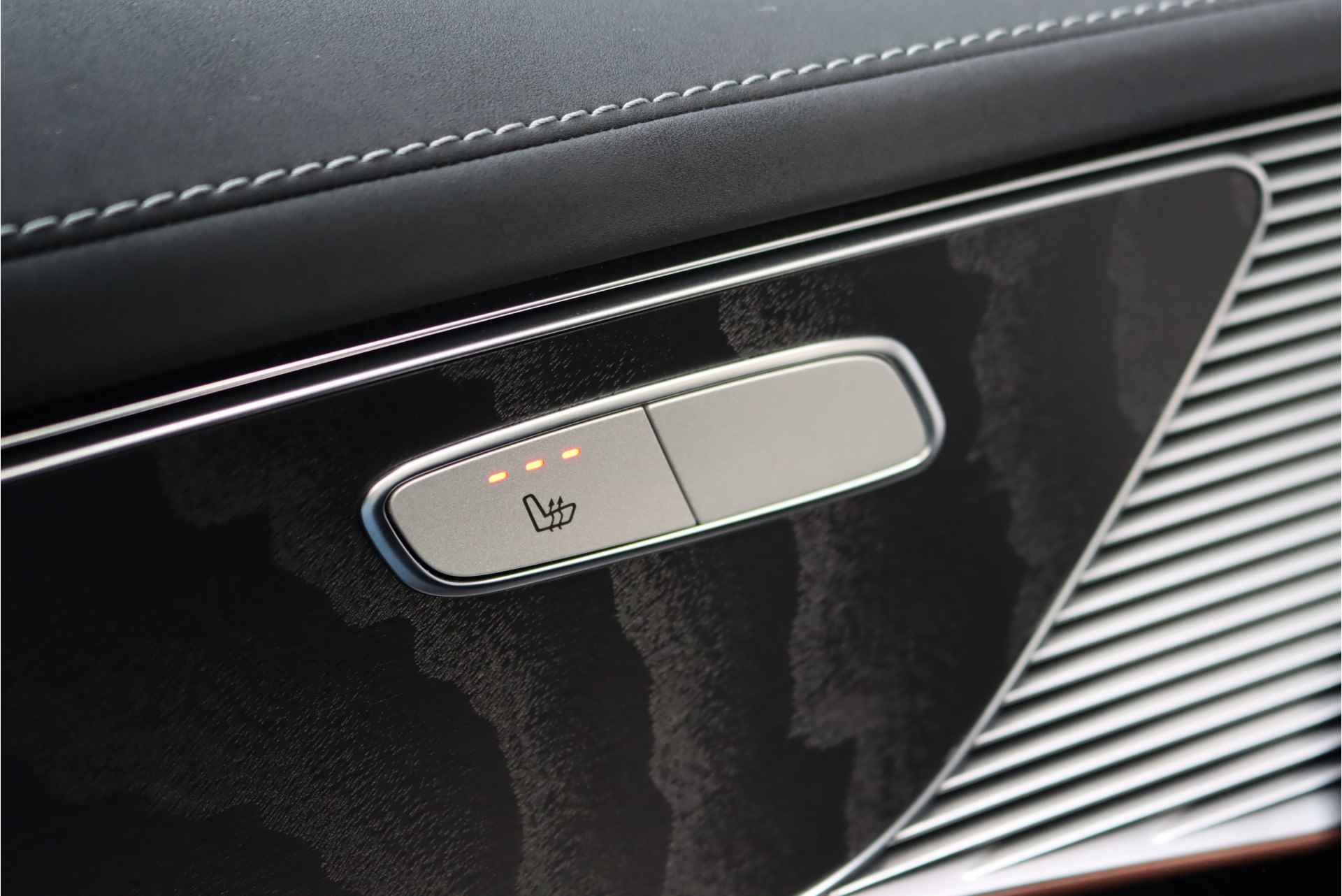 Mercedes-Benz EQC 400 4-MATIC AMG Line 80 kWh, Schuifdak. Surround Camera, Keyless Go, Trekhaak, Stoelverwarming V+A, Advanced Sound System, Luchtkwaliteitspakket, Etc. - 13/51