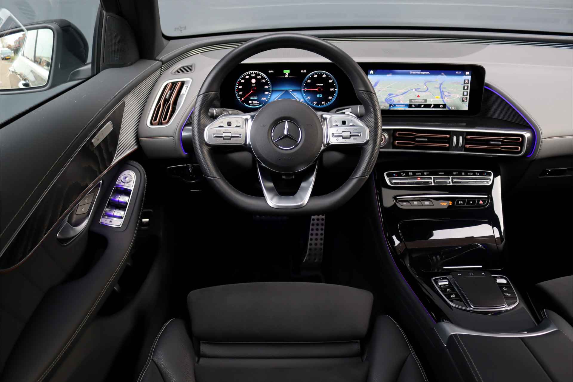 Mercedes-Benz EQC 400 4-MATIC AMG Line 80 kWh, Schuifdak. Surround Camera, Keyless Go, Trekhaak, Stoelverwarming V+A, Advanced Sound System, Luchtkwaliteitspakket, Etc. - 28/51
