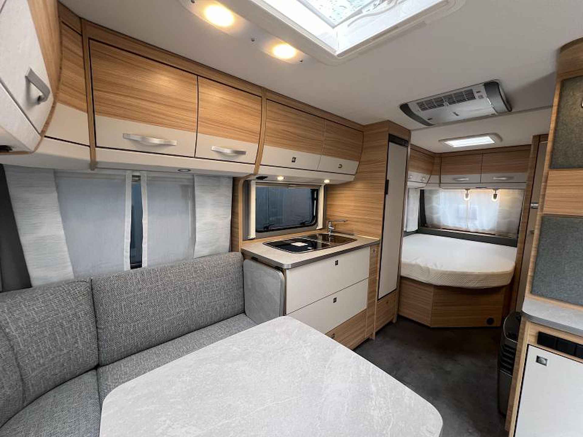 Dethleffs Camper 470 FR - 6/17