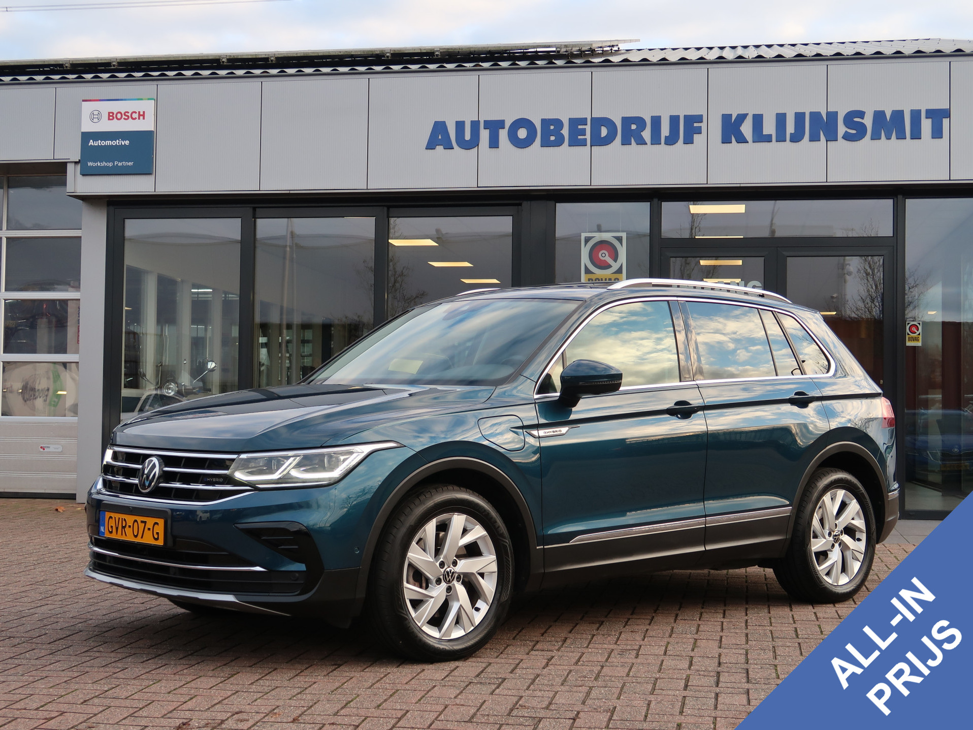 Volkswagen Tiguan 1.4 TSI eHybrid Business+ | Panorama | Trekhaak | 360 Camera |