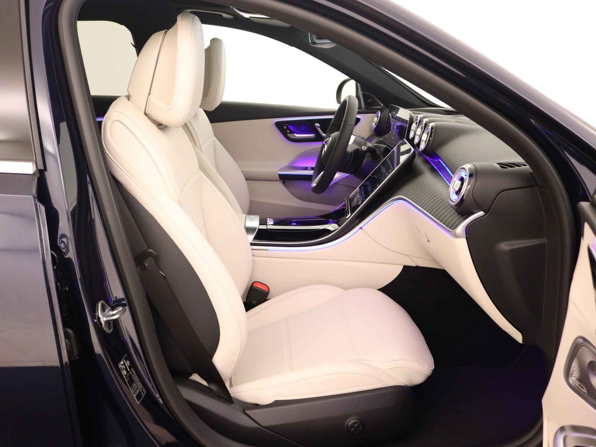 Mercedes-Benz C-Klasse All-Terrain 220 d 4MATIC | Premium Plus pakket | Rijassistentiepakket | Burmester® 3D surround sound system | Trekhaak | - 24/37