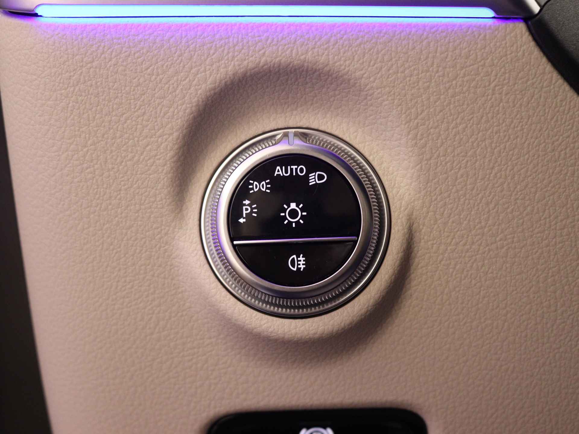 Mercedes-Benz C-Klasse All-Terrain 220 d 4MATIC | Premium Plus pakket | Rijassistentiepakket | Burmester® 3D surround sound system | Trekhaak | - 27/37