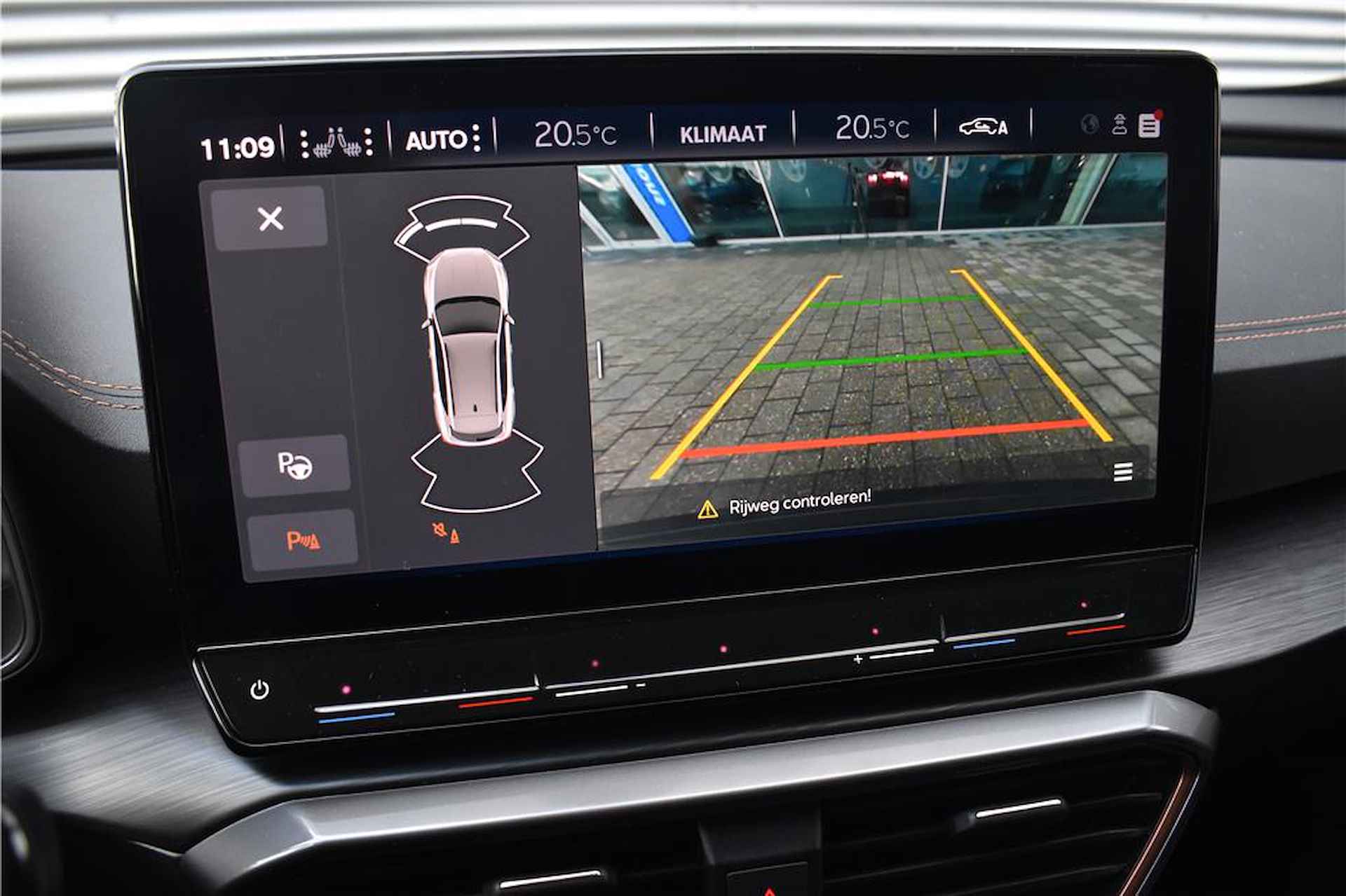 CUPRA Formentor 1.5TSI 150pk DSG-7 | Navigatiesysteem | Achteruitrijcamera | Apple CarPlay, Android Auto | 18 inch lichtmetaal - 17/32