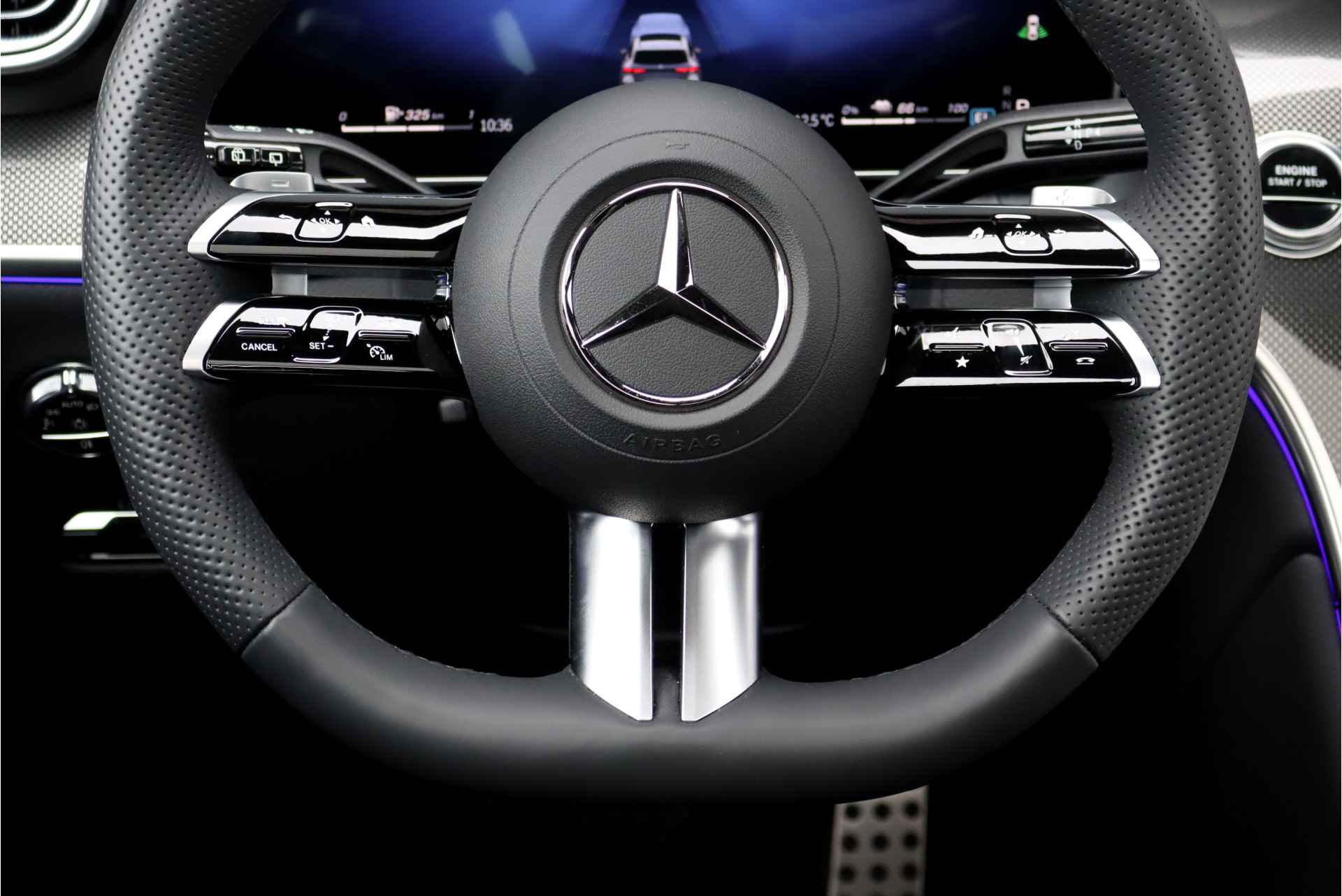 Mercedes-Benz GLC 300e 4-MATIC AMG Line Premium+ Aut9, Panoramadak, Distronic+, Keyless Go, Trekhaak, Memory, Verwarmd Stuurwiel, HUD, Exclusief Leder, Rijassistentiepakket+, Etc. - 32/51