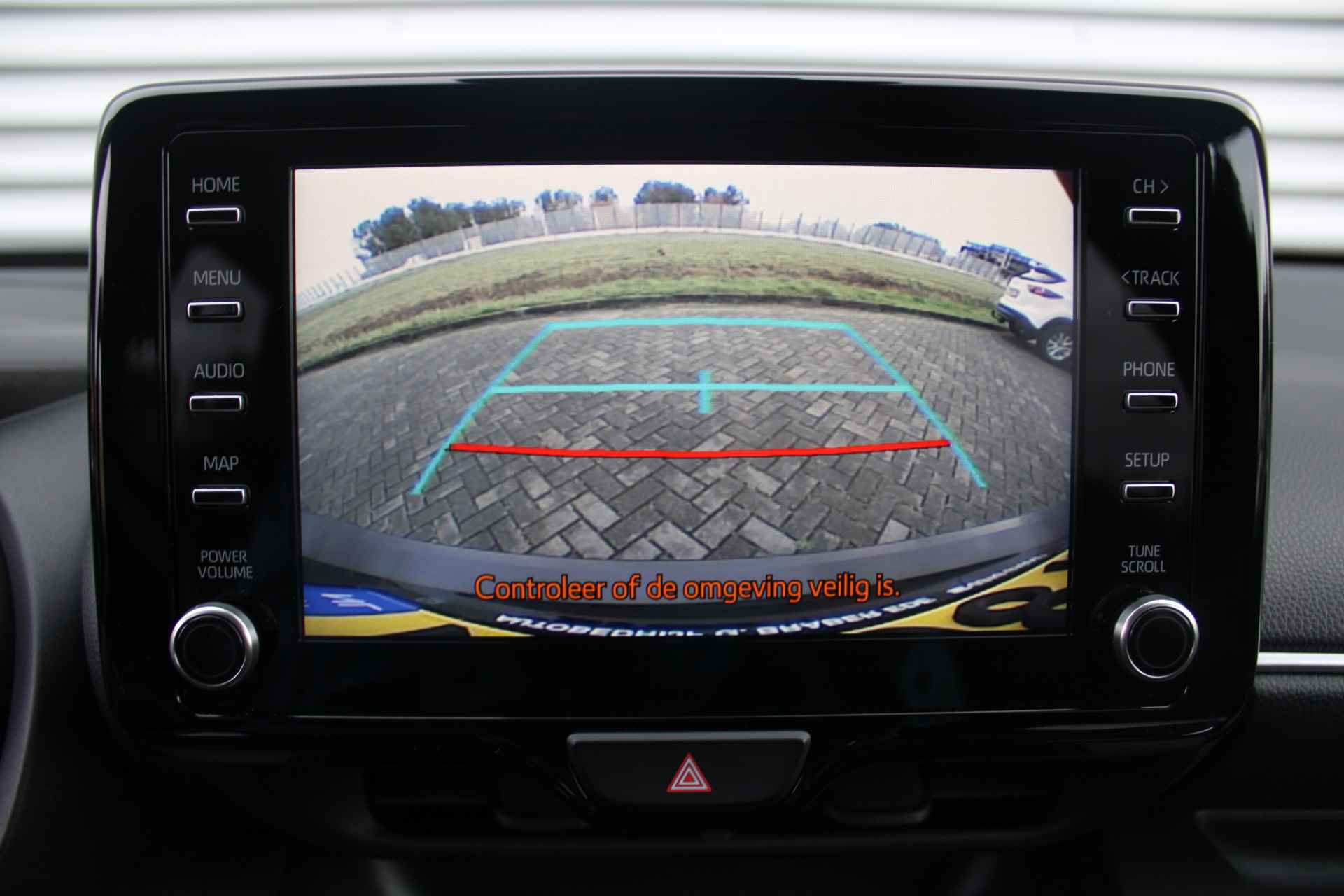 Mazda 2 Hybrid 1.5 Select | Airco | Navi | Cruise | PDC | Head-up display | Keyless | Camera | - 23/37