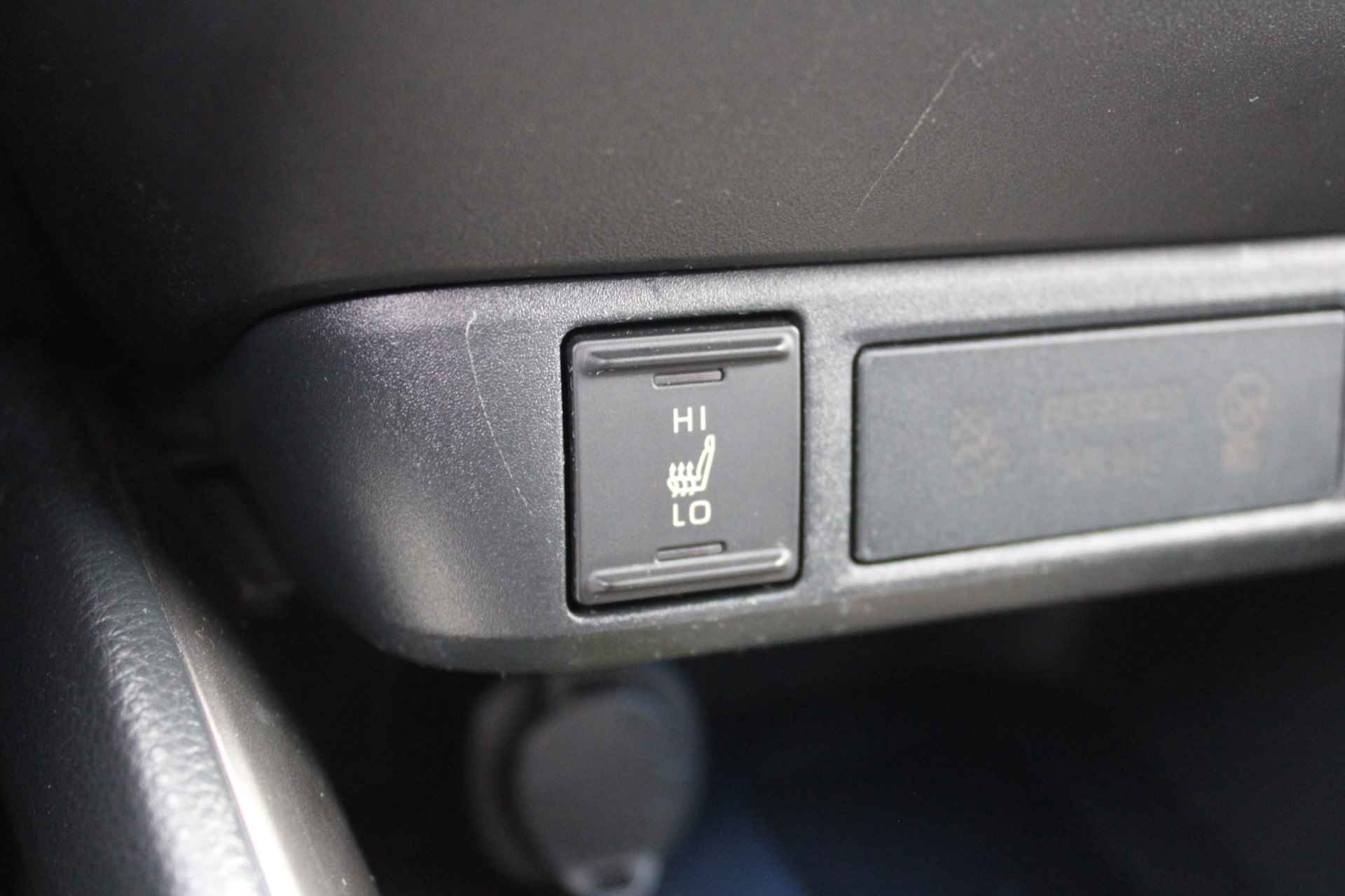 Mazda 2 Hybrid 1.5 Select | Airco | Navi | Cruise | PDC | Head-up display | Keyless | Camera | - 25/37