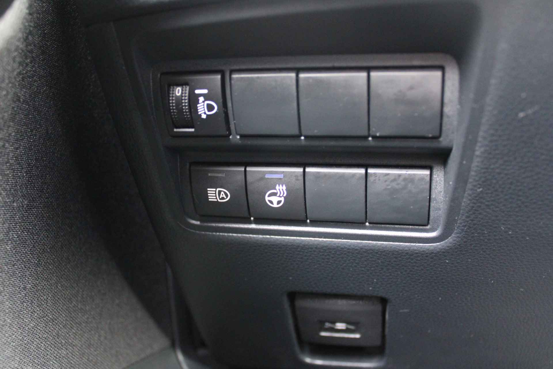 Mazda 2 Hybrid 1.5 Select | Airco | Navi | Cruise | PDC | Head-up display | Keyless | Camera | - 31/37