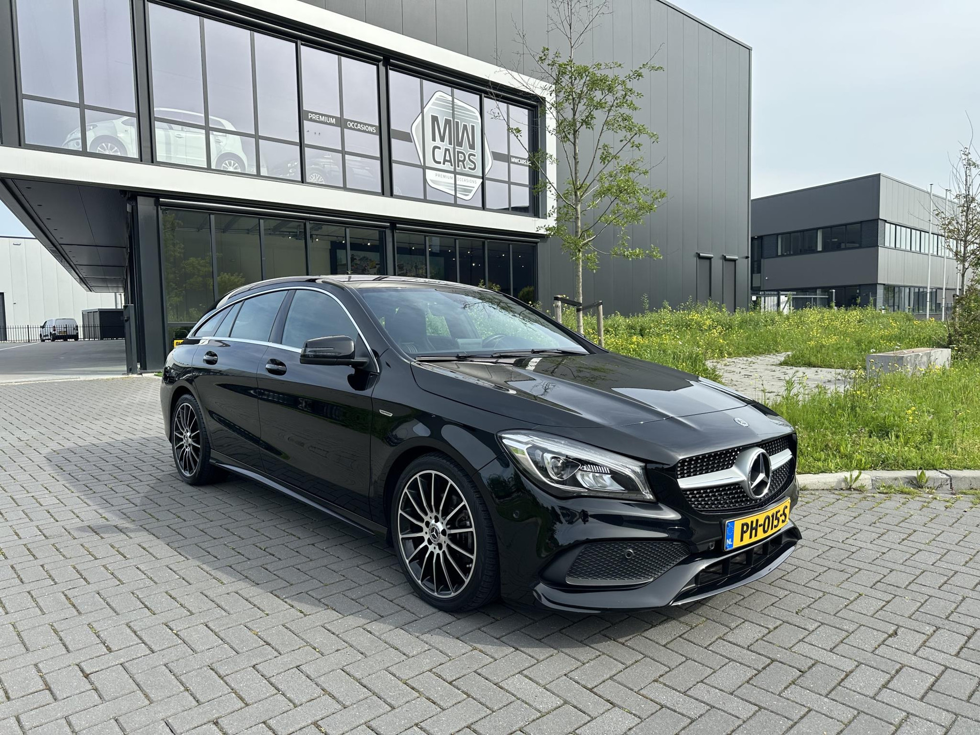 Mercedes-Benz CLA-klasse Shooting Brake 180 Business Solution AMG Navi Camera