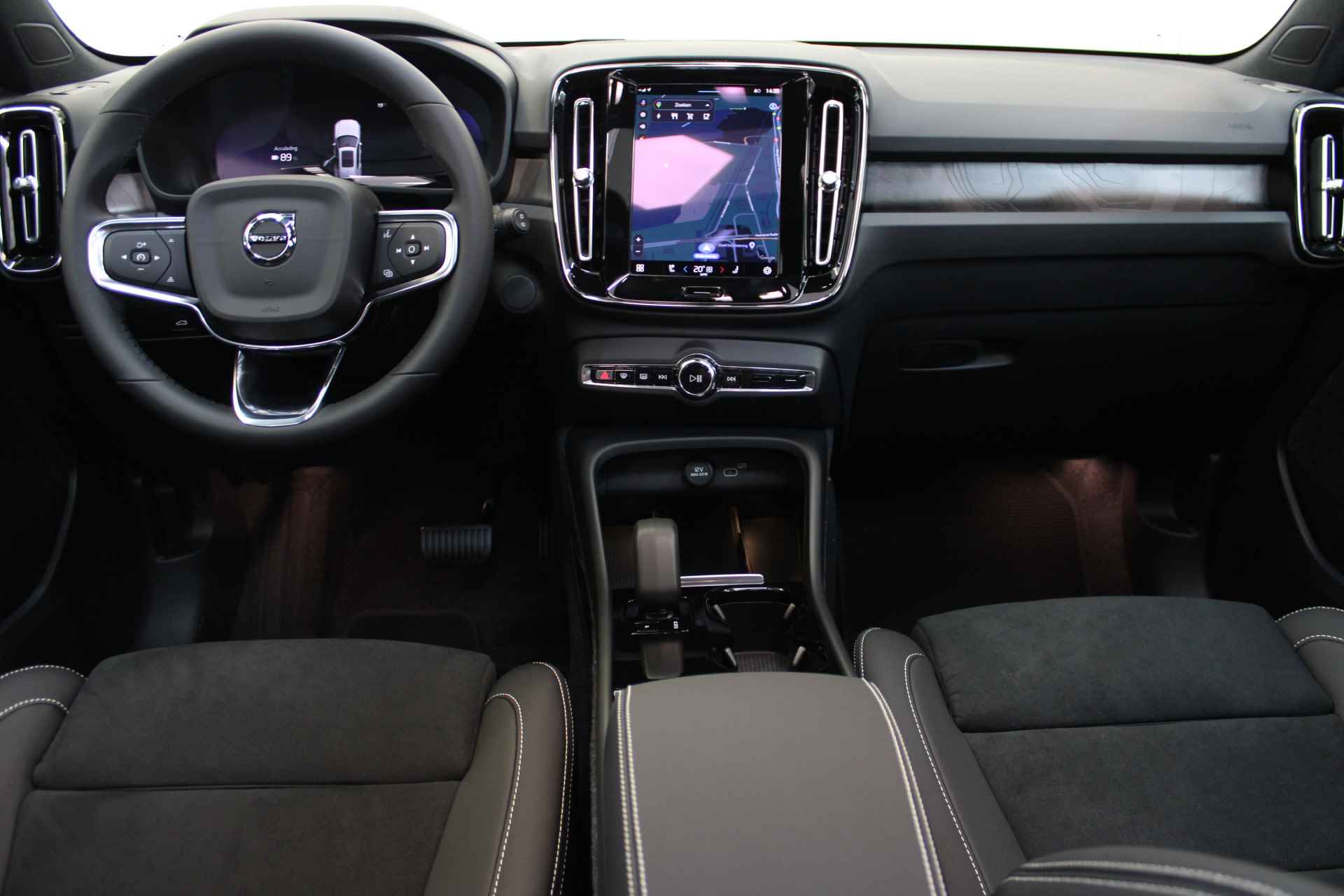 Volvo XC40 Extended Range 252PK Ultimate 82kWh | Full Opt! | Pixel LED | Black Pack | Nubuck | 20'' | Panoramadak - 5/64
