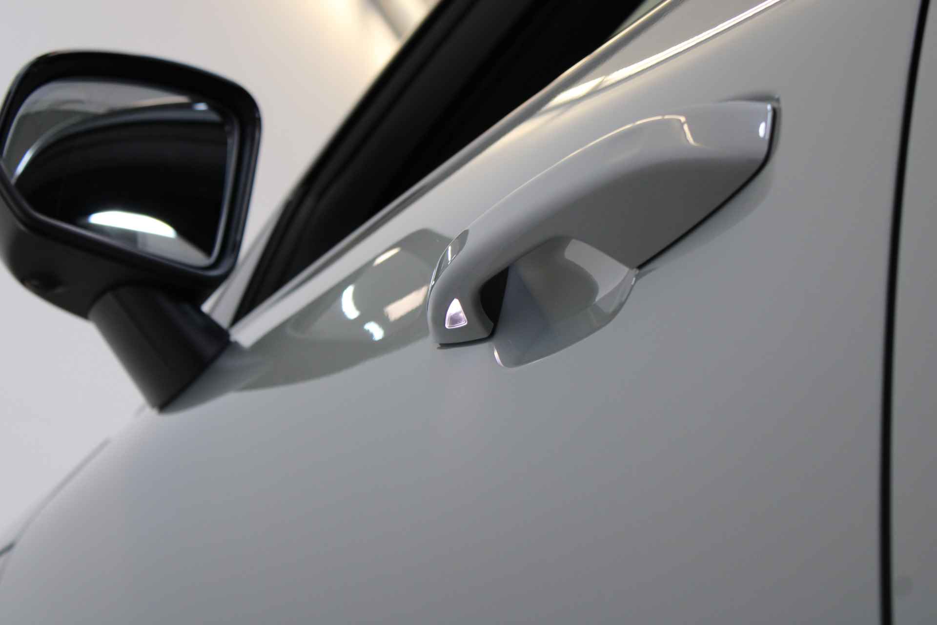 Volvo XC40 Extended Range 252PK Ultimate 82kWh | Full Opt! | Pixel LED | Black Pack | Nubuck | 20'' | Panoramadak - 17/64