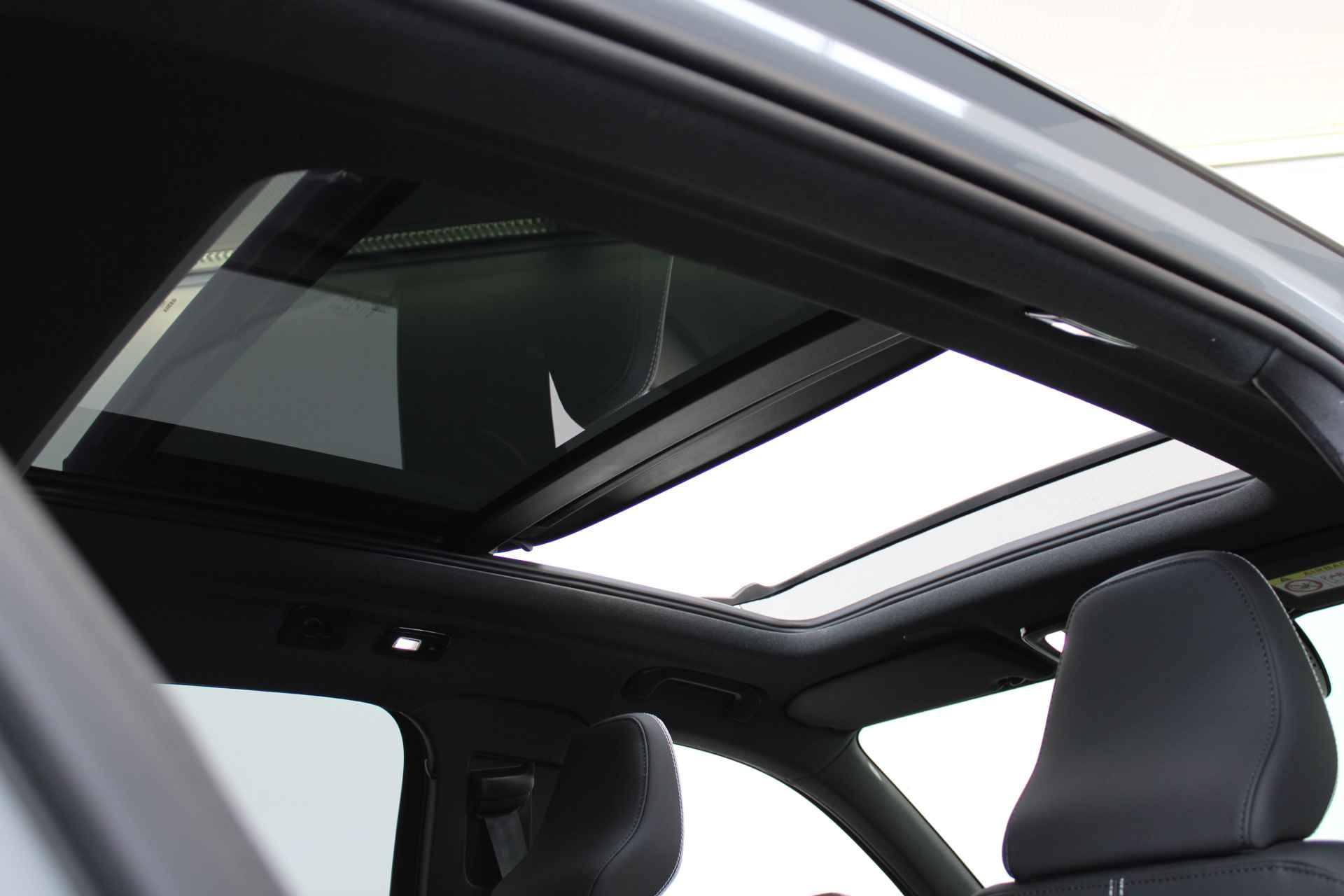 Volvo XC40 Extended Range 252PK Ultimate 82kWh | Full Opt! | Pixel LED | Black Pack | Nubuck | 20'' | Panoramadak - 51/64
