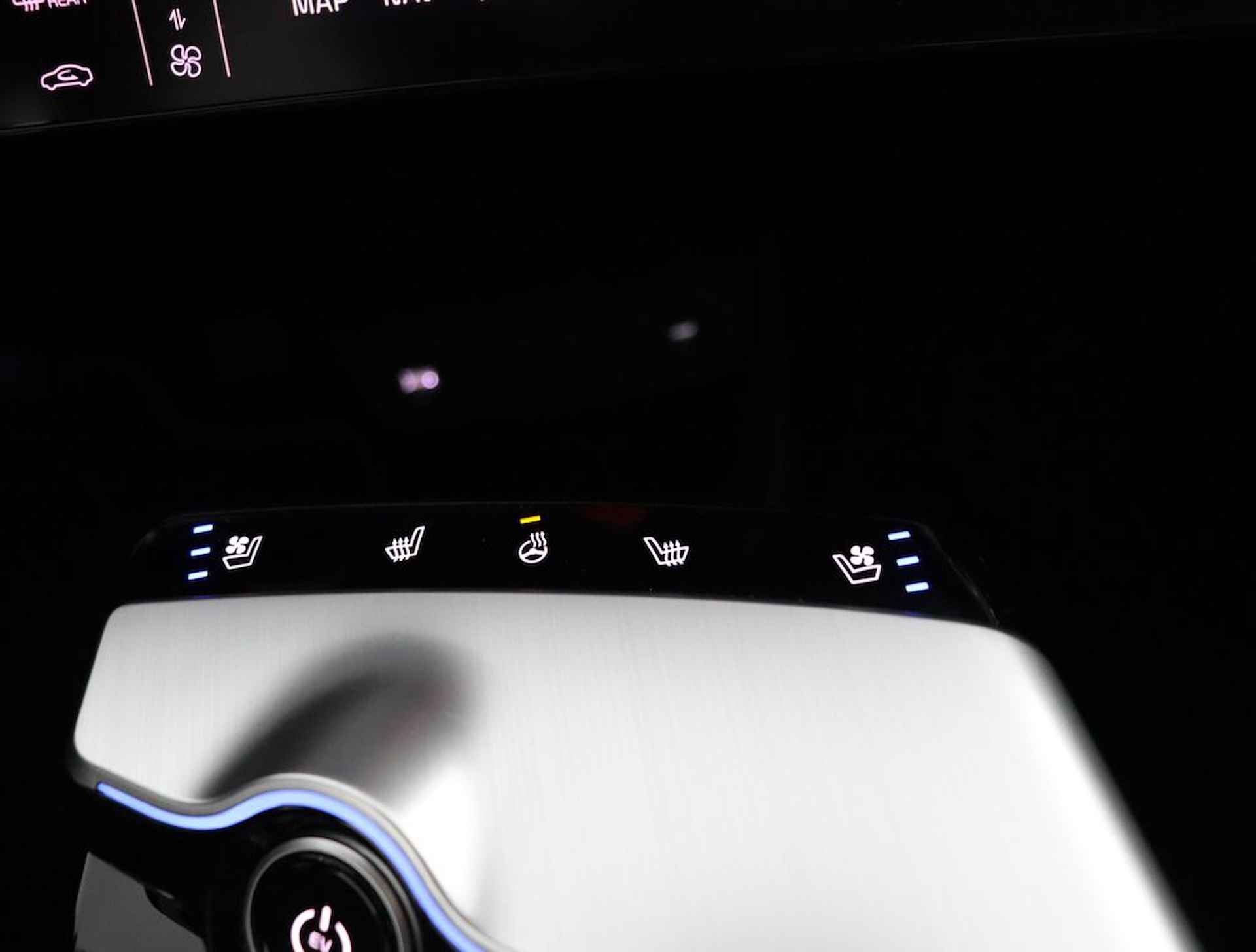 Kia Ev6 Plus 77.4 kWh - Led - Adaptief Cruise Control - Voorstoelen Verwarmd - Climate Control - Apple/Android Carplay - Fabrieksgarantie tot 06/2030 - 66/81