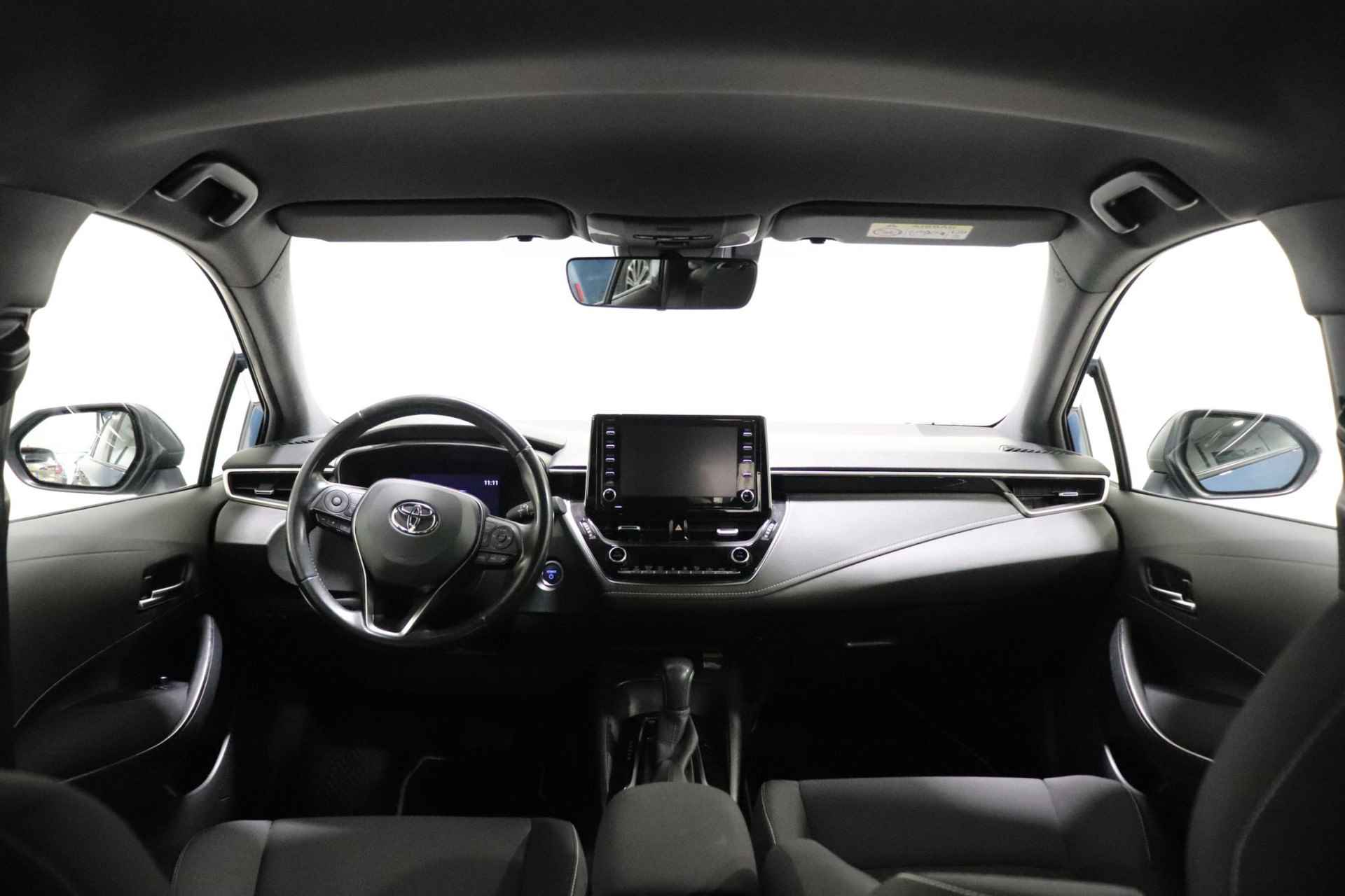Toyota Corolla Touring Sports 1.8 Hybrid Executive, Navi, Head-Up, BSM, Sensoren voor en achter, Stoelverwarming, Elektrische achterklep! - 3/50