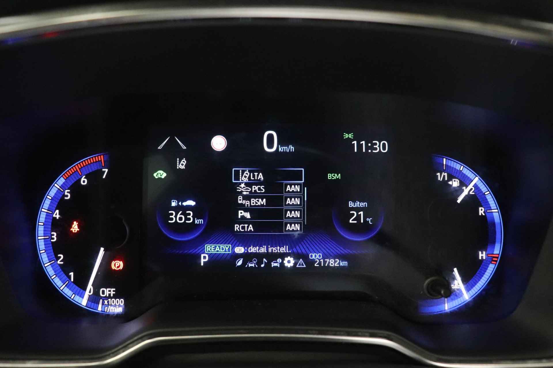 Toyota Corolla Touring Sports 1.8 Hybrid Executive, Navi, Head-Up, BSM, Sensoren voor en achter, Stoelverwarming, Elektrische achterklep! - 24/50