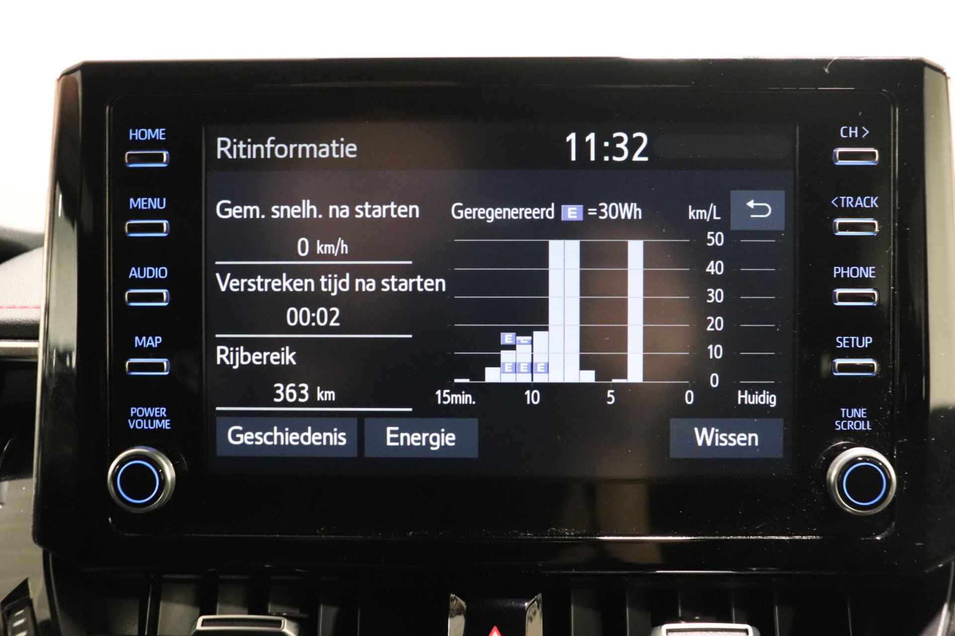 Toyota Corolla Touring Sports 1.8 Hybrid Executive, Navi, Head-Up, BSM, Sensoren voor en achter, Stoelverwarming, Elektrische achterklep! - 39/50