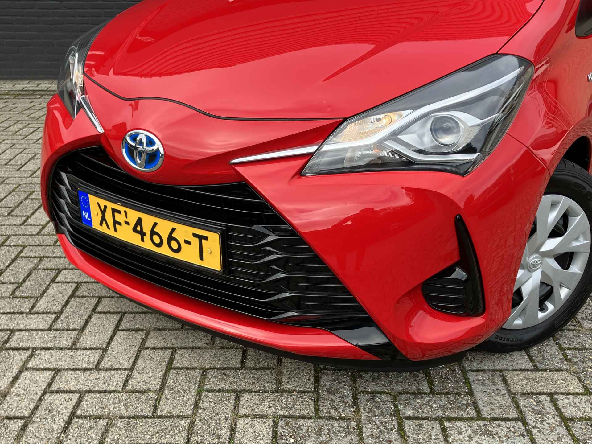 Toyota Yaris 1.5 Hybrid Active AUT. | dealer onderhouden | camera | cruise control | bluetooth | rij assistentie - 12/38