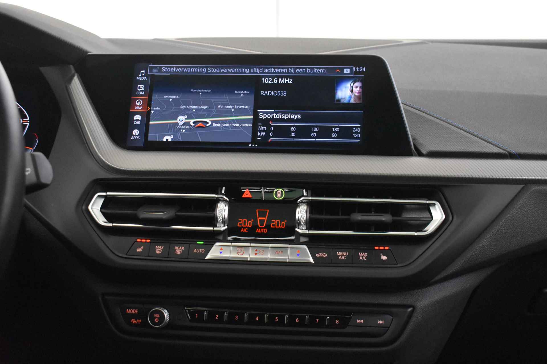 BMW 1-serie 118i M Sport Automaat / Panoramadak / M sportstoelen / Adaptieve LED / Head-Up / Comfort Access / Stoelverwarming / Live Cockpit Professional - 25/54