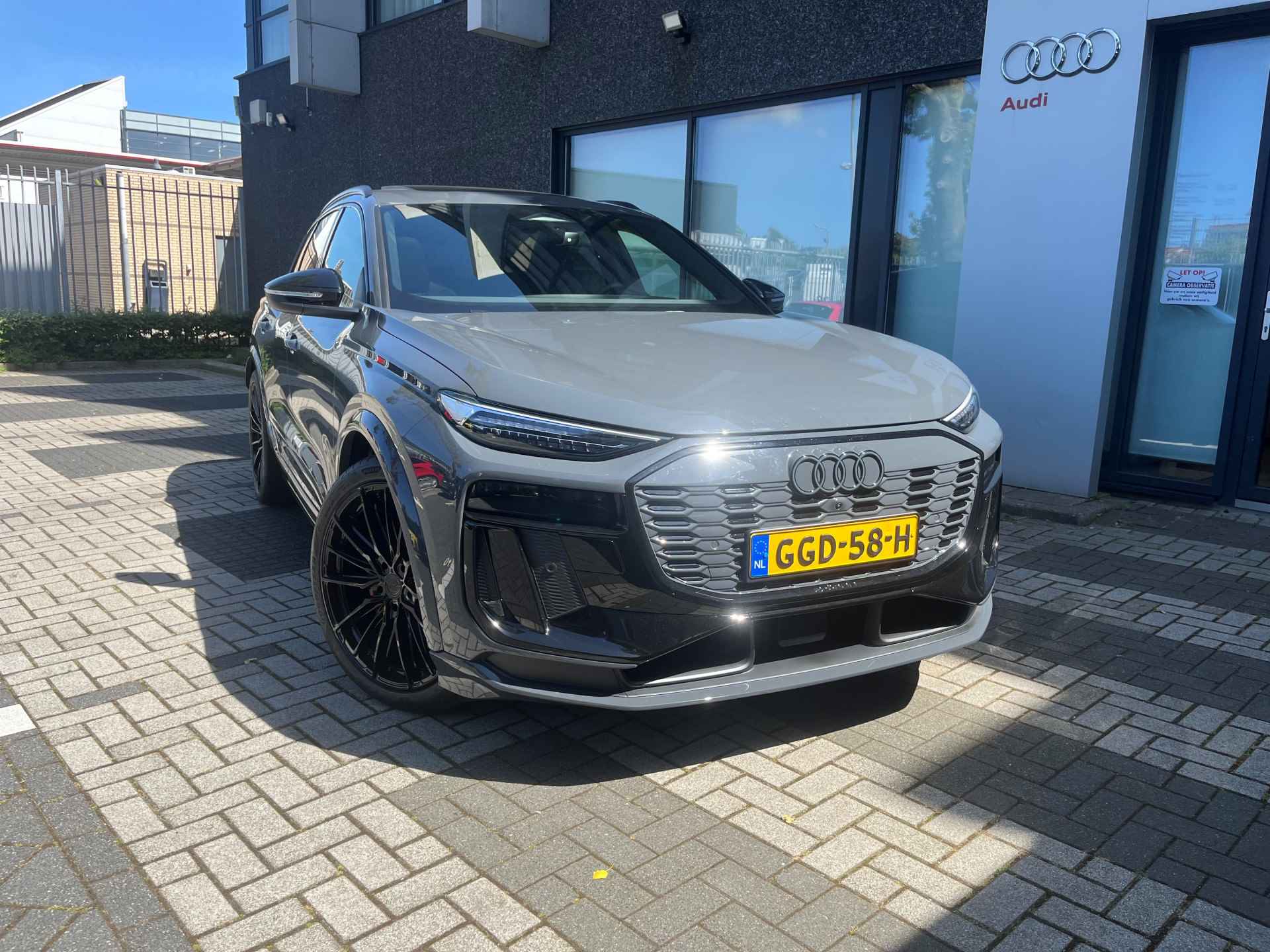 Audi Q6 e-tron First Edition 100 kWh/luchtvering/bang&olufsen/head-up display/22 inch 22 inch/ panoramadak/luchtvering/keyless entry/dodehoek/adaptieve cruise control - 5/11