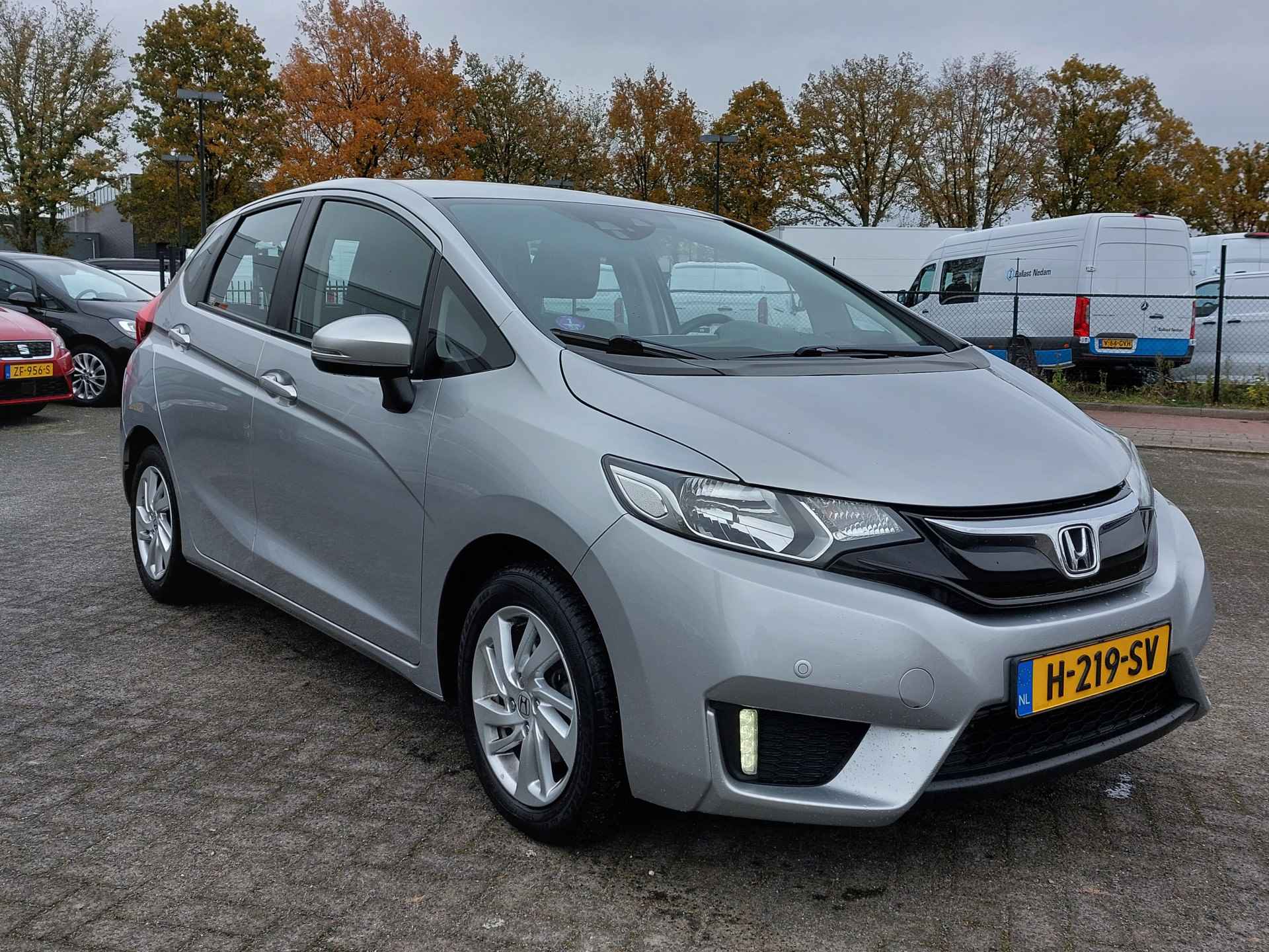 Honda Jazz 1.3 i-VTEC 102pk Comfort | Navi | Airco | Cruise | Bluetooth Carkit+Streaming |  Pdc V+A | Stoelverwarming | Rijstrook+Licht+Regensensor | 15''lm | Trekhaak - 3/39