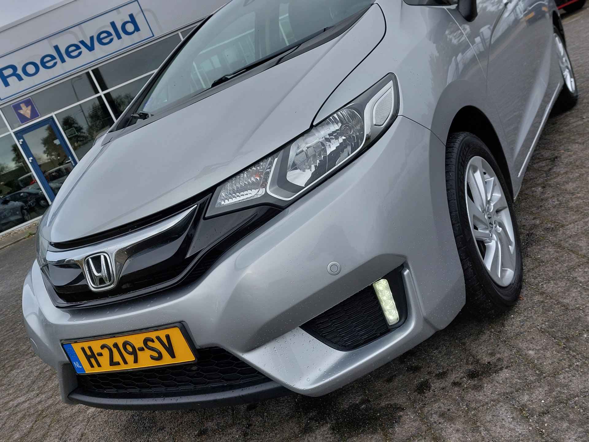 Honda Jazz 1.3 i-VTEC 102pk Comfort | Navi | Airco | Cruise | Bluetooth Carkit+Streaming |  Pdc V+A | Stoelverwarming | Rijstrook+Licht+Regensensor | 15''lm | Trekhaak - 31/39