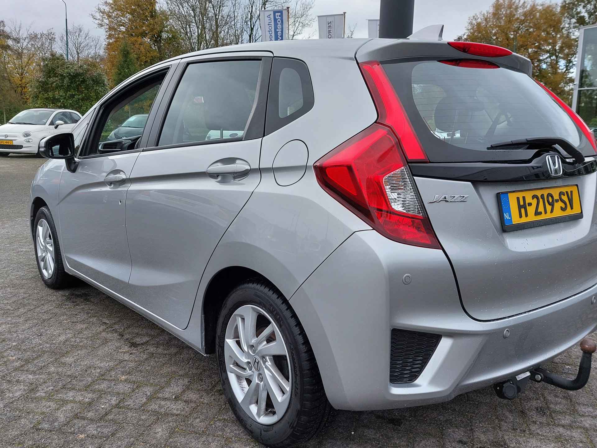 Honda Jazz 1.3 i-VTEC 102pk Comfort | Navi | Airco | Cruise | Bluetooth Carkit+Streaming |  Pdc V+A | Stoelverwarming | Rijstrook+Licht+Regensensor | 15''lm | Trekhaak - 35/39