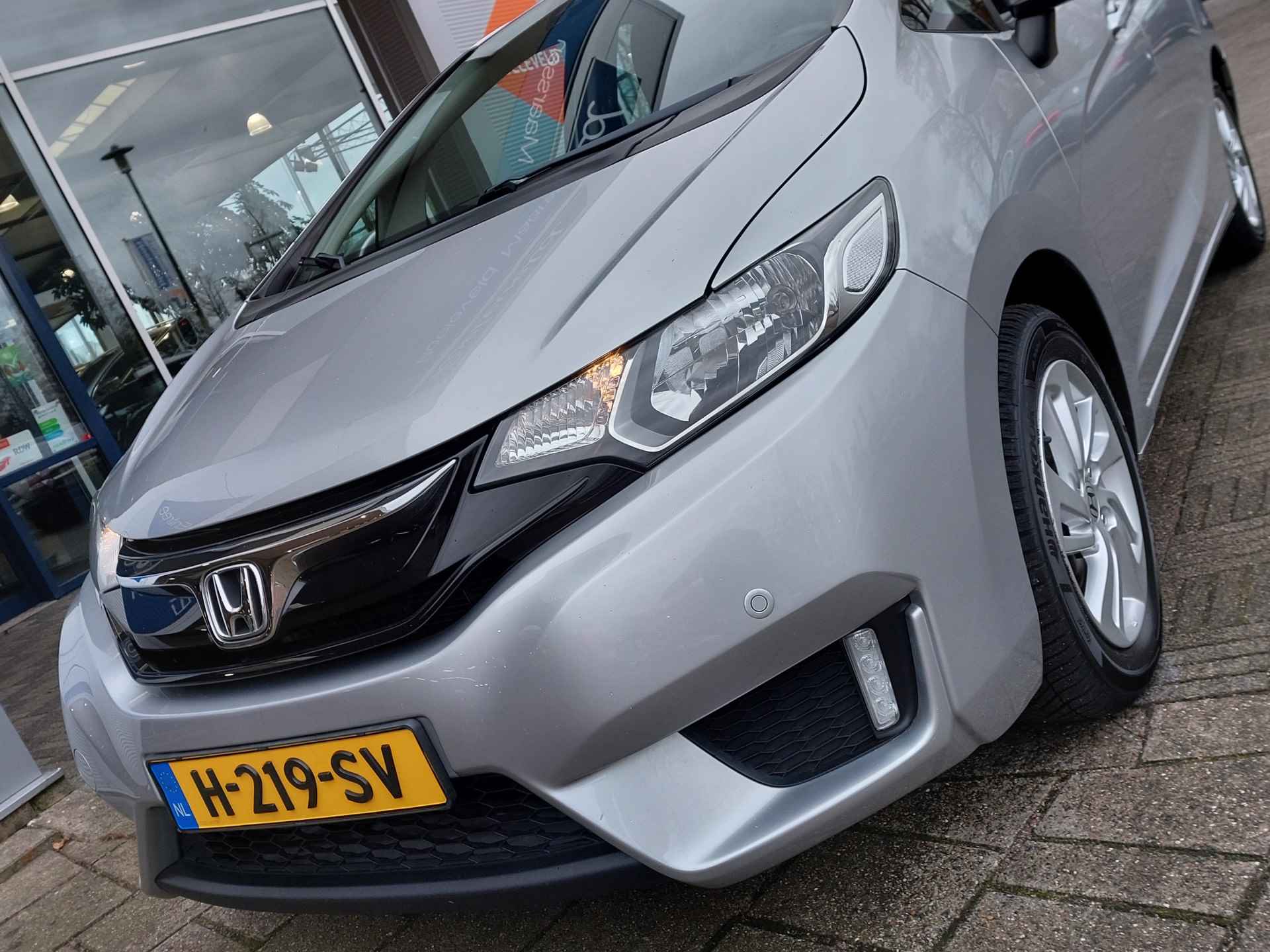 Honda Jazz 1.3 i-VTEC 102pk Comfort | Navi | Airco | Cruise | Bluetooth Carkit+Streaming |  Pdc V+A | Stoelverwarming | Rijstrook+Licht+Regensensor | 15''lm | Trekhaak - 39/43