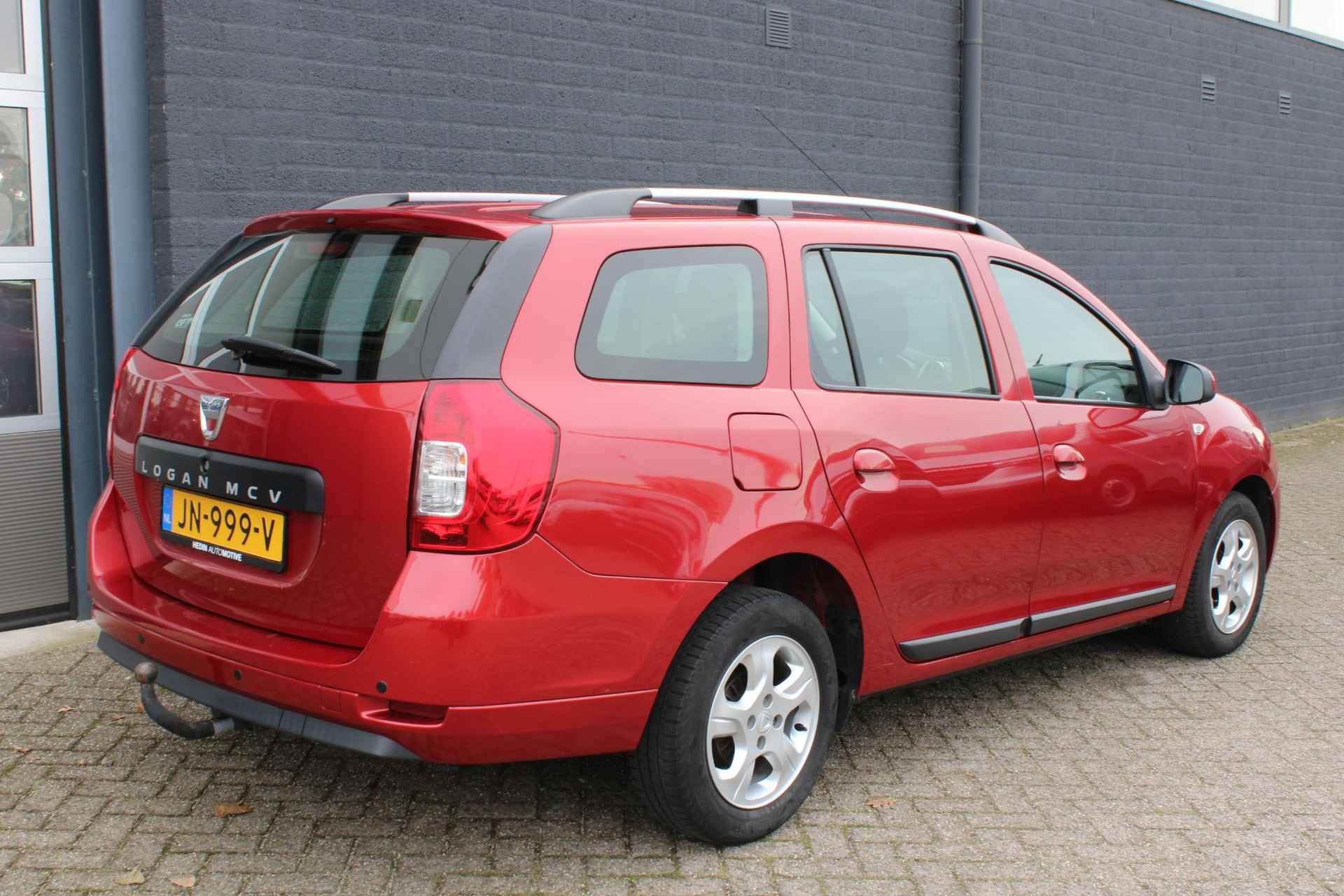 Dacia Logan MCV TCe 90 PK Lauréate NL-Auto | Airco | Cruise control | LM-velgen | Parkeersensoren | Trekhaak | Dealer onderhouden - 4/25