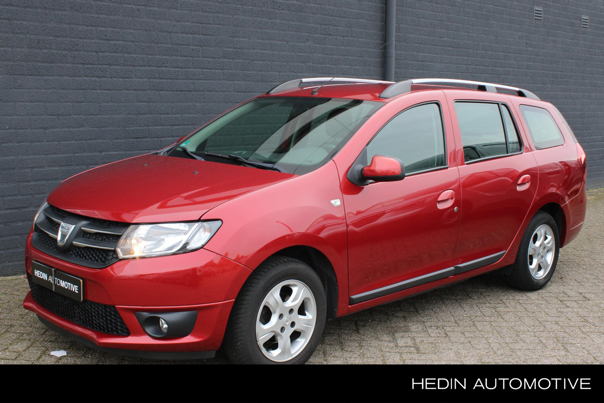 Dacia Logan MCV TCe 90 PK Lauréate NL-Auto | Airco | Cruise control | LM-velgen | Parkeersensoren | Trekhaak | Dealer onderhouden