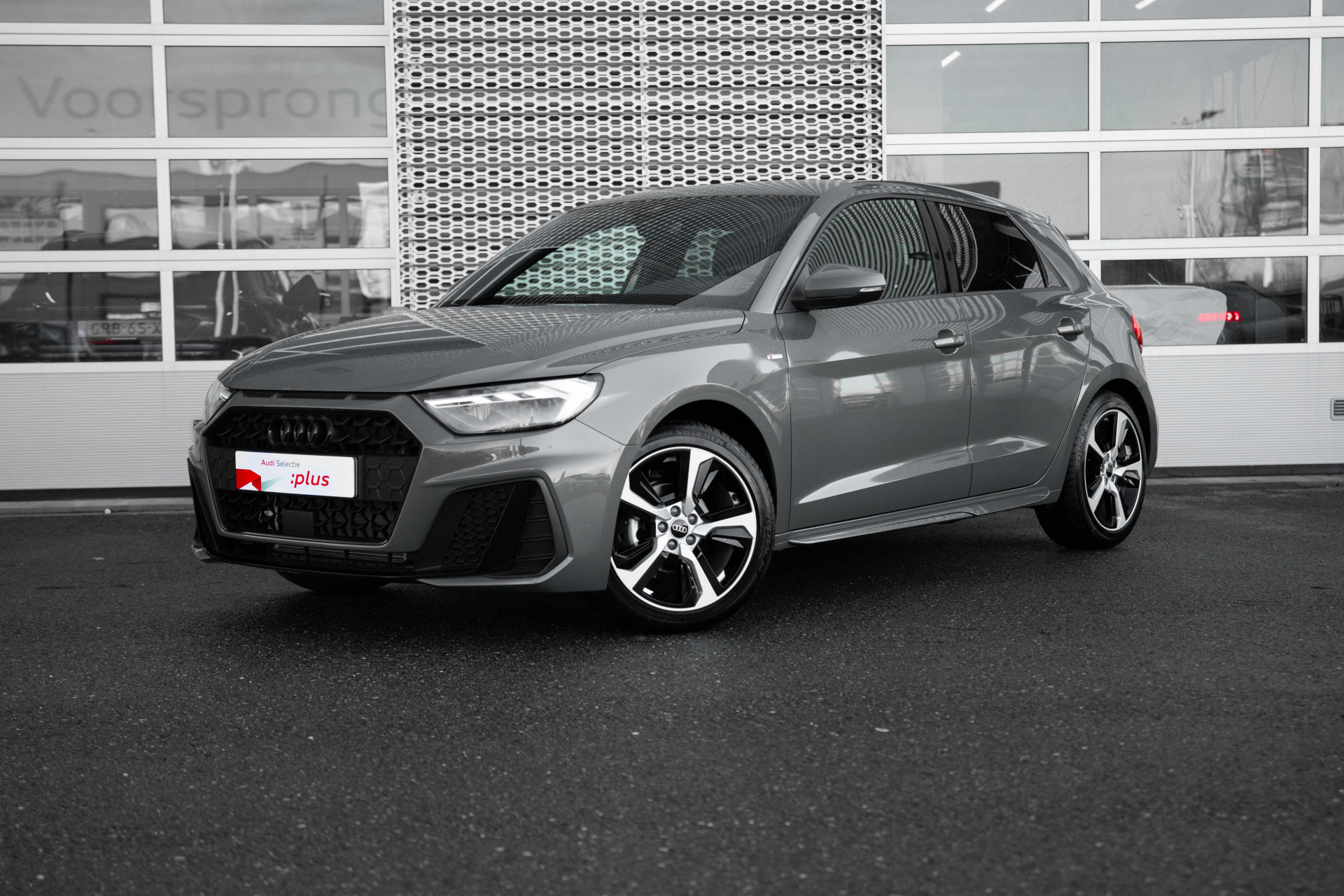 Audi A1 Sportback 25 TFSI S edition | Climate Control | 17" Velgen | Ambiente Lichtpakket Plus |