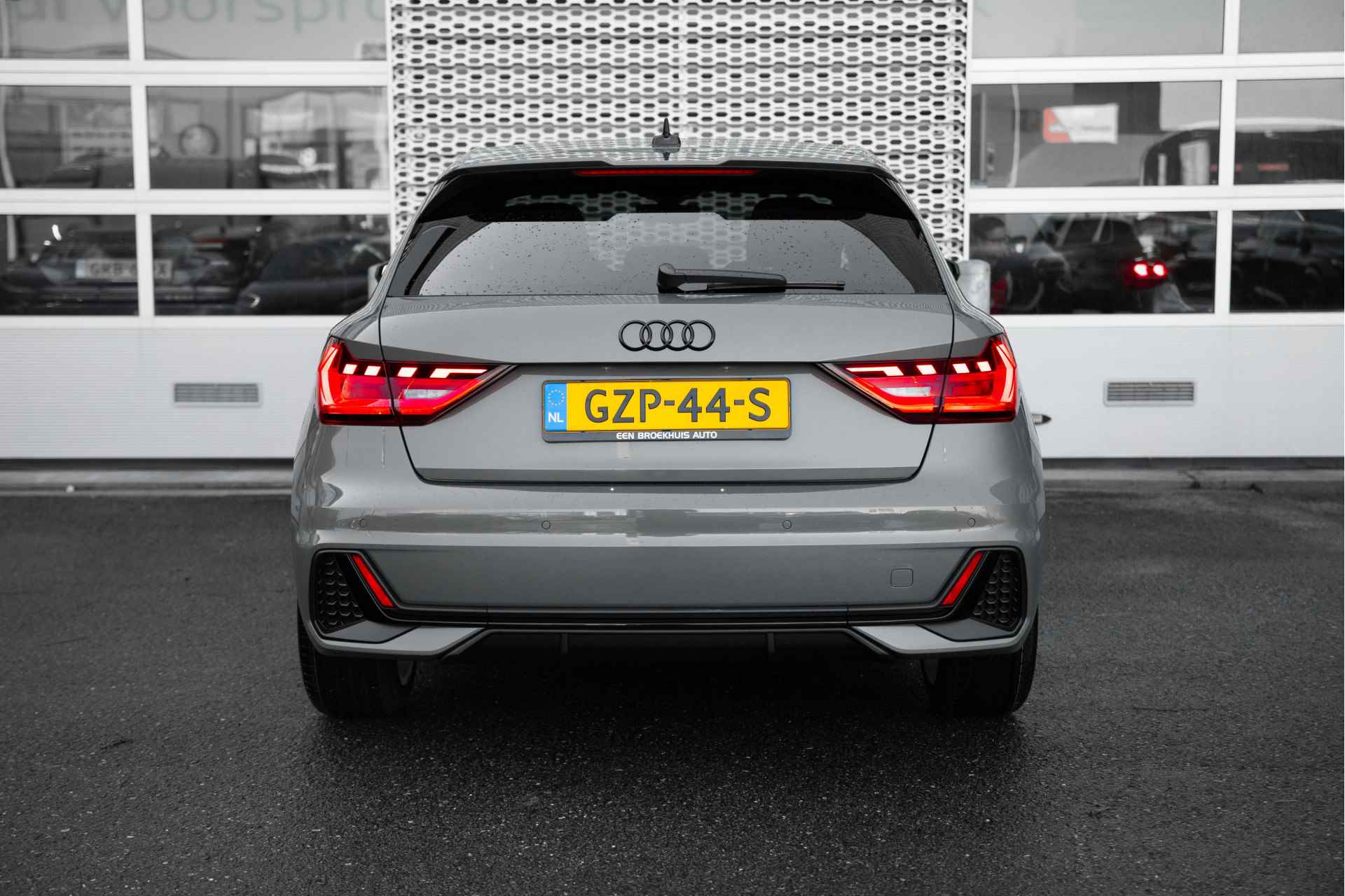 Audi A1 Sportback 25 TFSI S edition | Climate Control | 17" Velgen | Ambiente Lichtpakket Plus | - 5/56