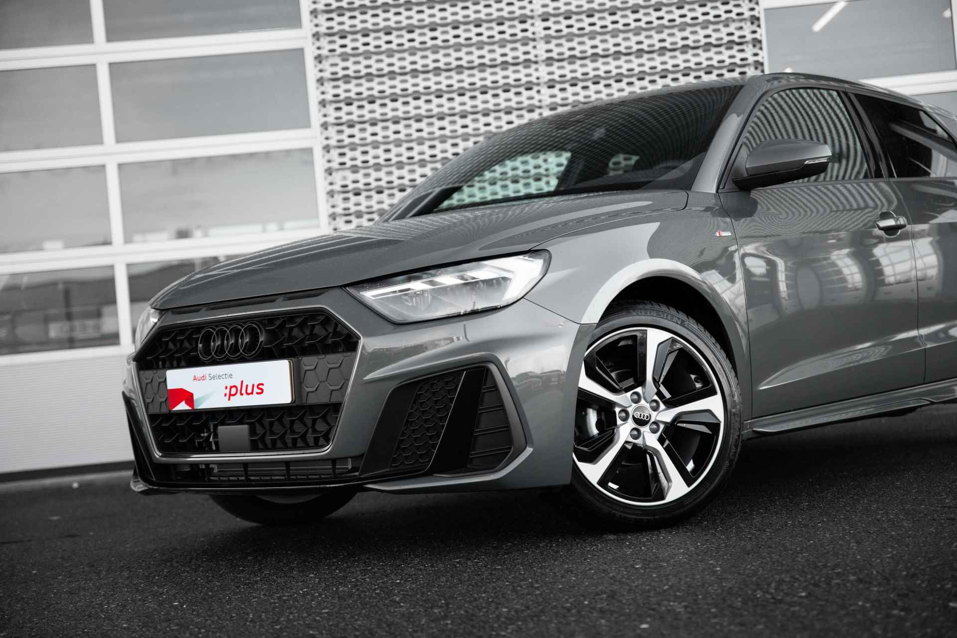 Audi A1 Sportback 25 TFSI S edition | Climate Control | 17" Velgen | Ambiente Lichtpakket Plus | - 19/56