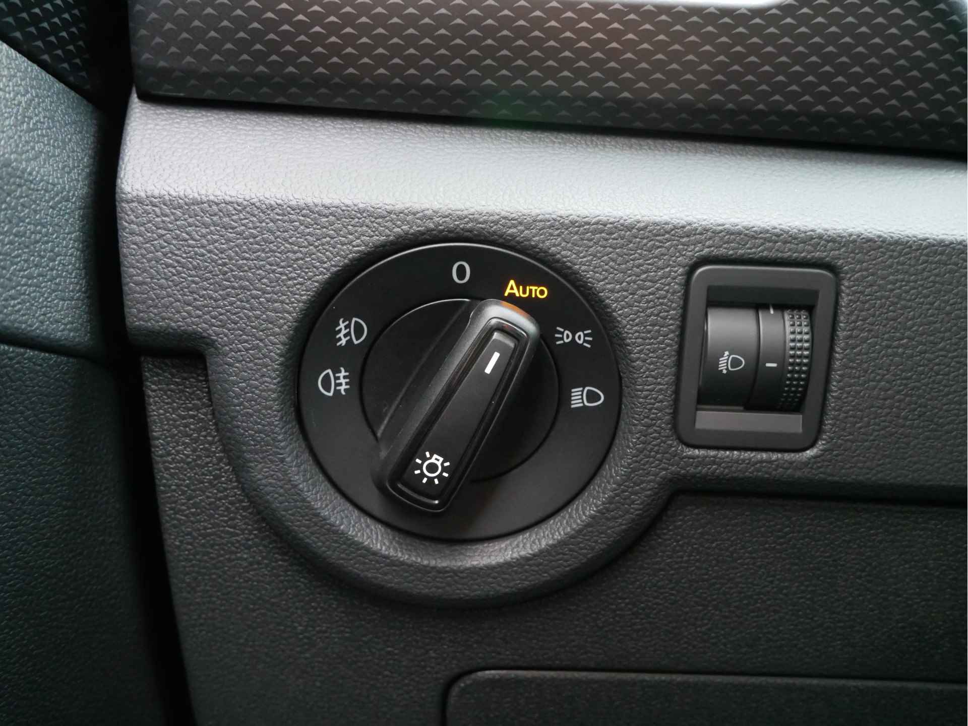 Volkswagen T-Cross 1.0 TSI 110 pk Life | Digital Cockpit | LMV | Navigatie | Parkeersensoren | Apple Carplay/Android | - 11/31
