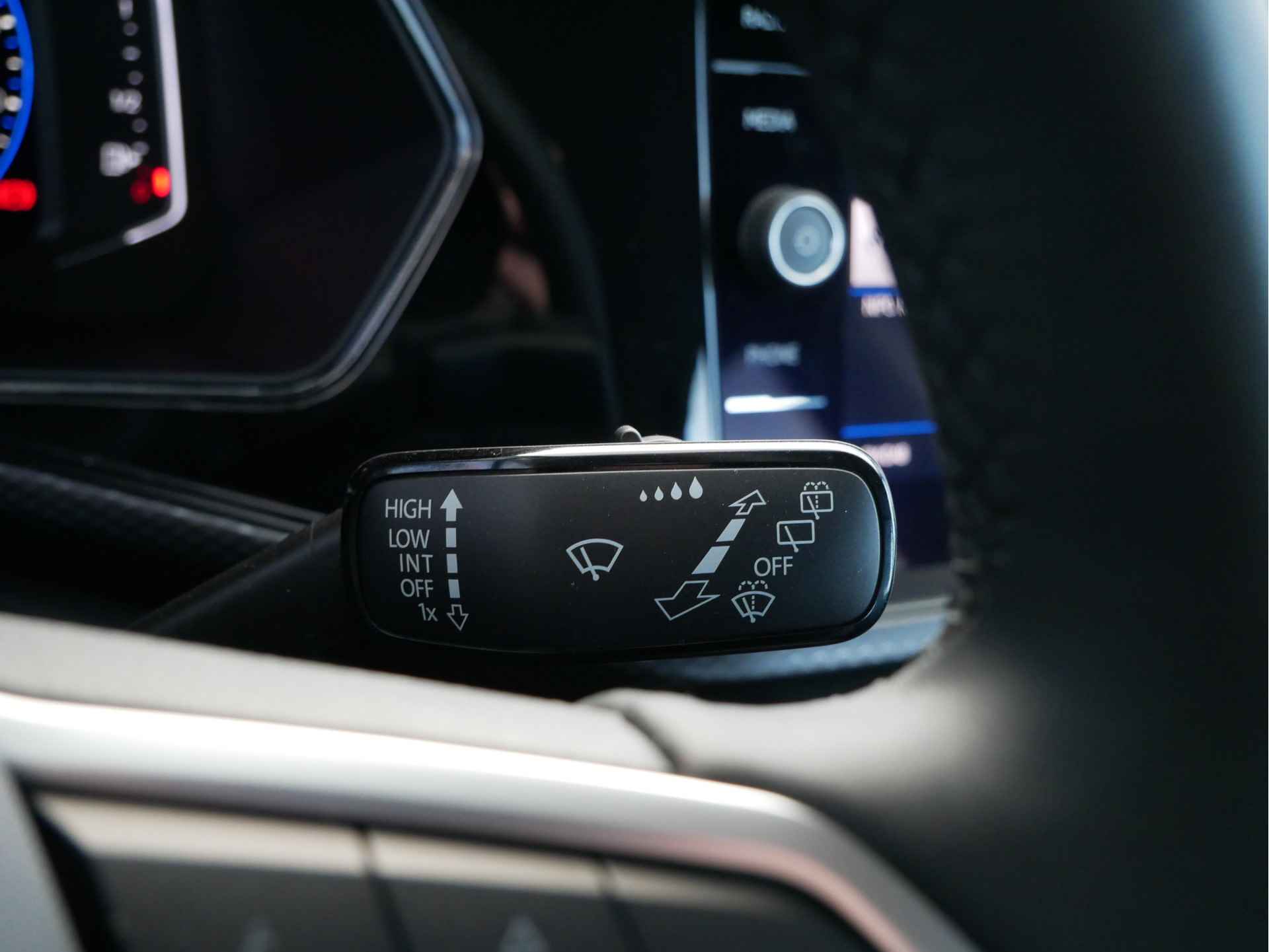 Volkswagen T-Cross 1.0 TSI 110 pk Life | Digital Cockpit | LMV | Navigatie | Parkeersensoren | Apple Carplay/Android | - 21/31
