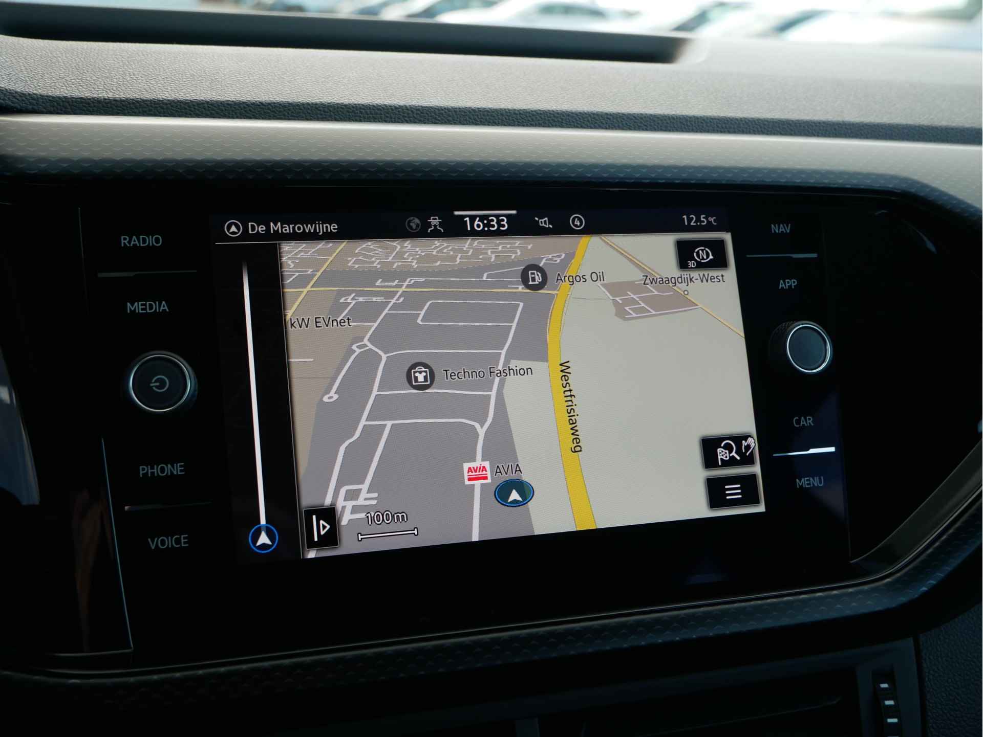 Volkswagen T-Cross 1.0 TSI 110 pk Life | Digital Cockpit | LMV | Navigatie | Parkeersensoren | Apple Carplay/Android | - 23/31