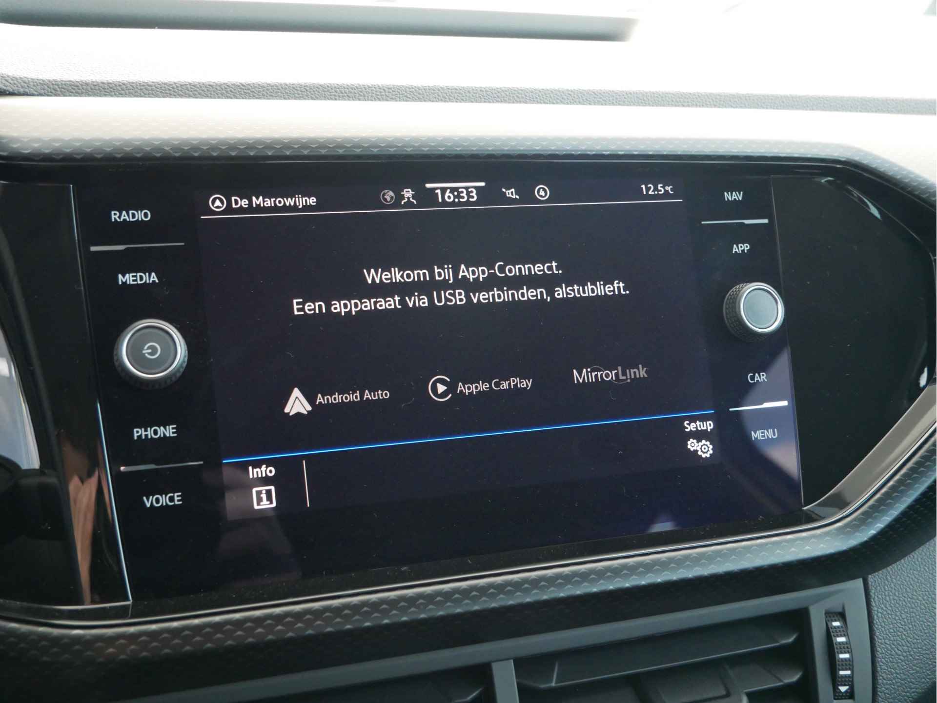 Volkswagen T-Cross 1.0 TSI 110 pk Life | Digital Cockpit | LMV | Navigatie | Parkeersensoren | Apple Carplay/Android | - 24/31