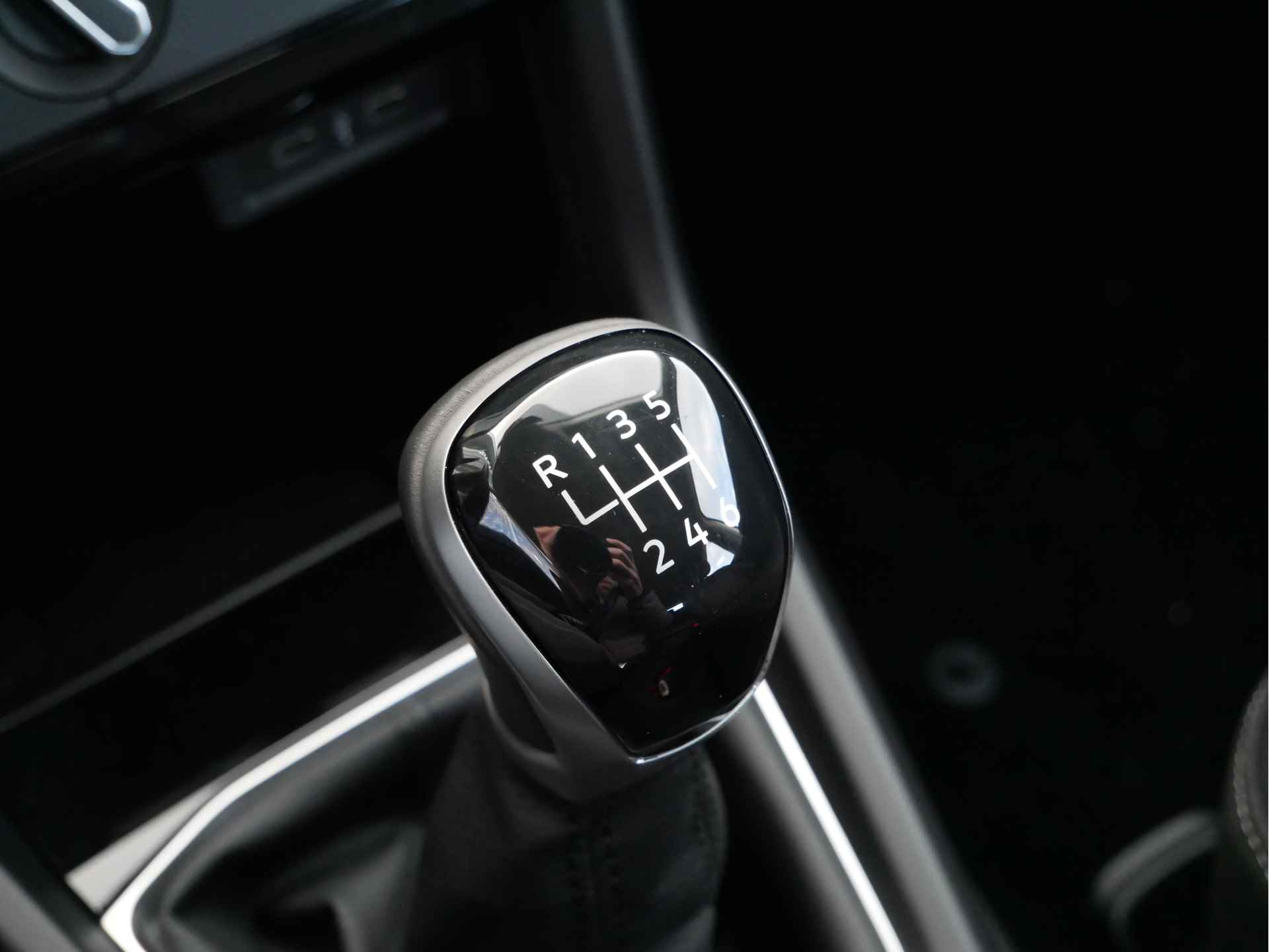 Volkswagen T-Cross 1.0 TSI 110 pk Life | Digital Cockpit | LMV | Navigatie | Parkeersensoren | Apple Carplay/Android | - 29/31