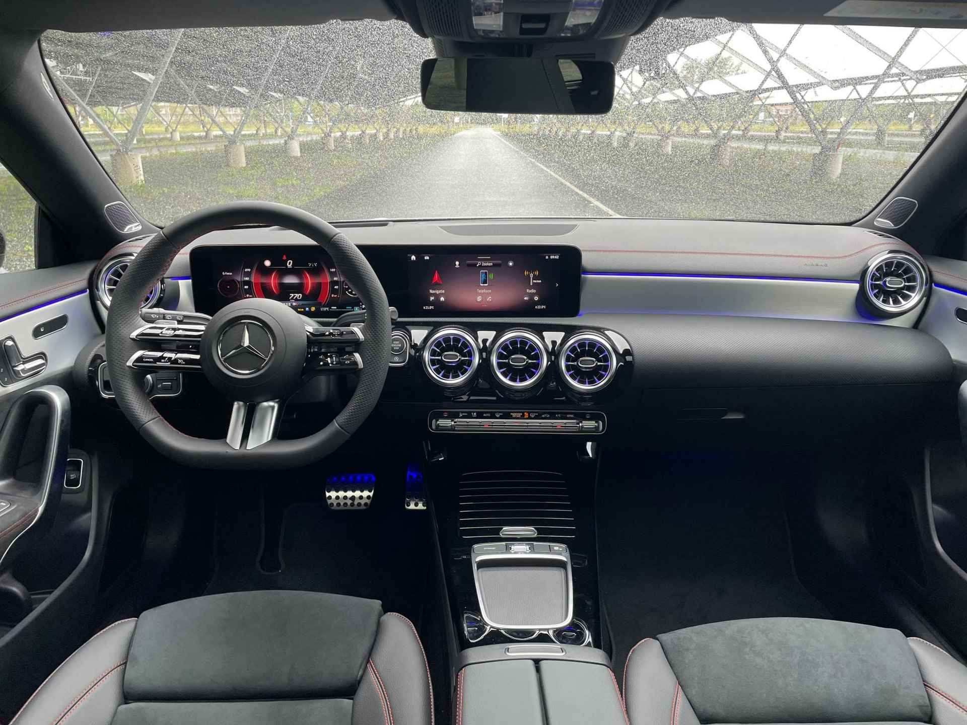 Mercedes-Benz CLA-klasse Shooting brake 180 AMG Line | Facelift | Memorystoelen | Panoramadak | Sfeerverlichting | Burmester | 360 camera | - 14/38