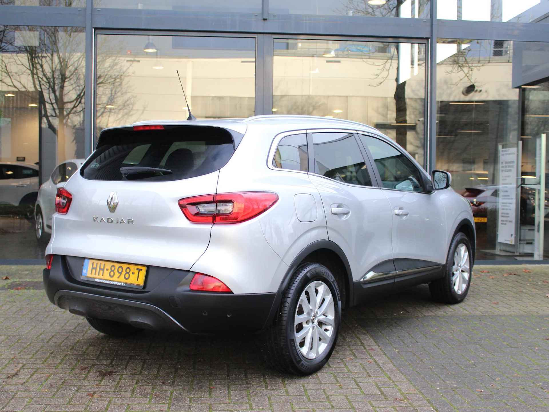 Renault Kadjar 1.2 TCe 130 Intens NAVI / CAMERA / PDC 360 / CLIMATE / CRUISE / PRIVACY GLASS / 17'' LMV - 3/55