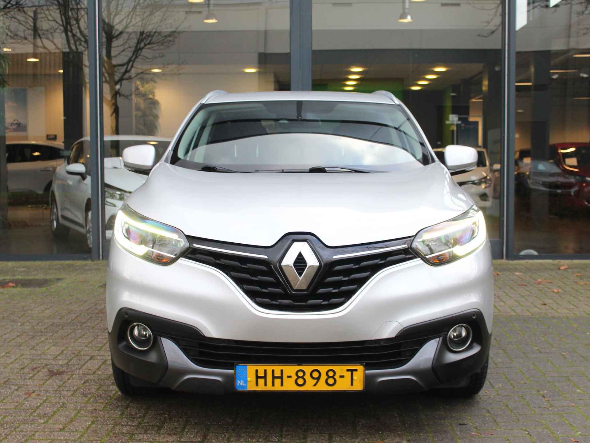 Renault Kadjar 1.2 TCe 130 Intens NAVI / CAMERA / PDC 360 / CLIMATE / CRUISE / PRIVACY GLASS / 17'' LMV - 7/55