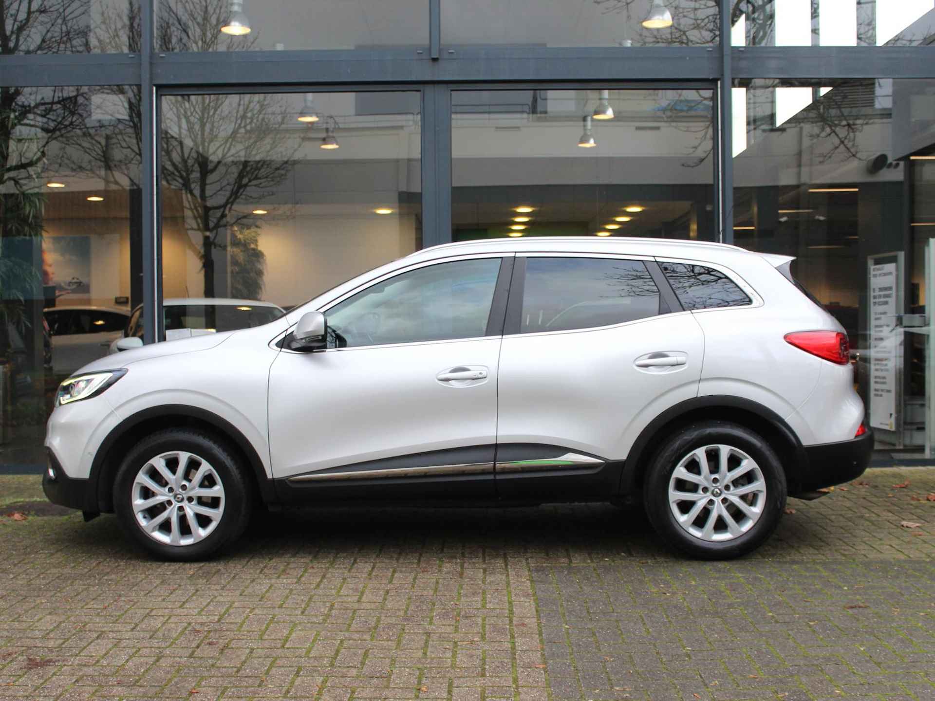 Renault Kadjar 1.2 TCe 130 Intens NAVI / CAMERA / PDC 360 / CLIMATE / CRUISE / PRIVACY GLASS / 17'' LMV - 9/55