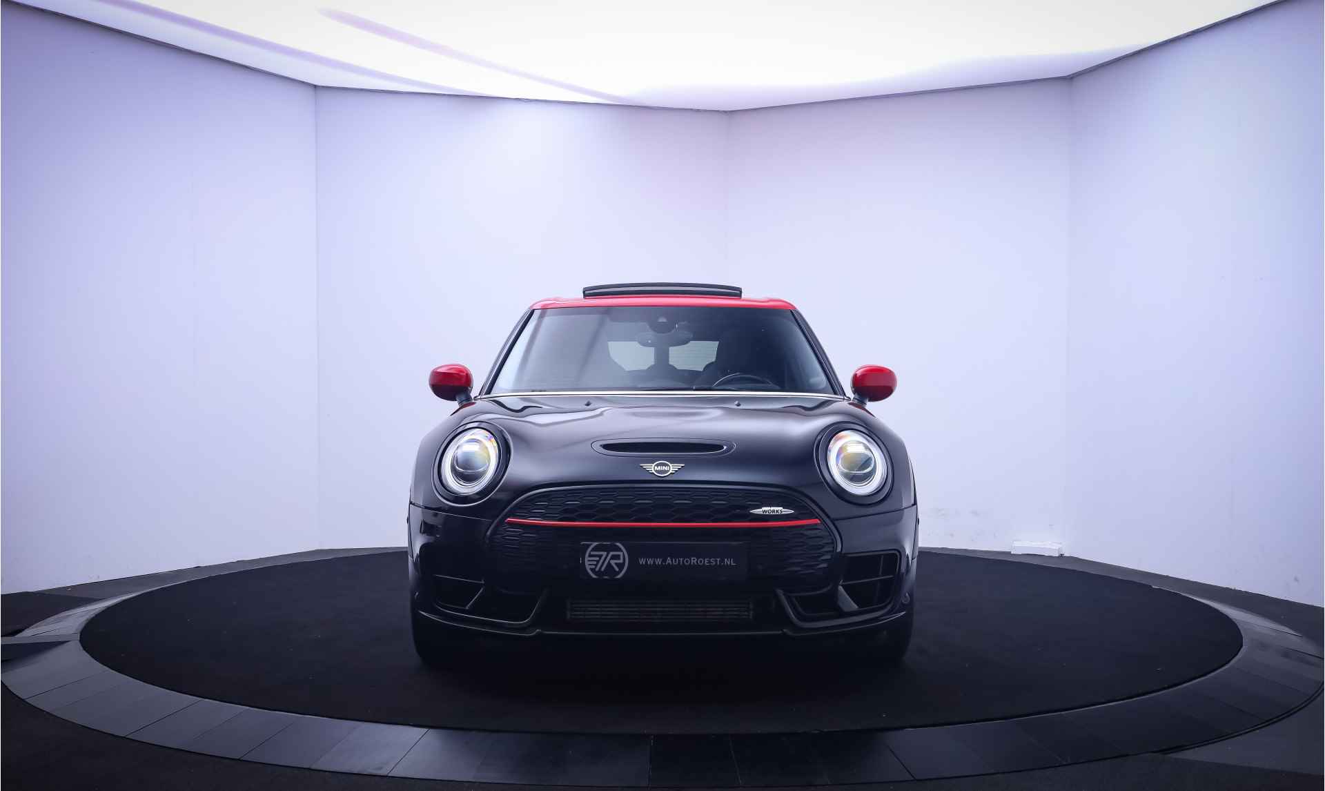 MINI Clubman 2.0JCW 306Pk ALL4 Chili PANO/HARMAN KARDON/CAMERA/CARPLAY/STOELVERW./NAVI/CRUISE/LMV 19'' - 2/38