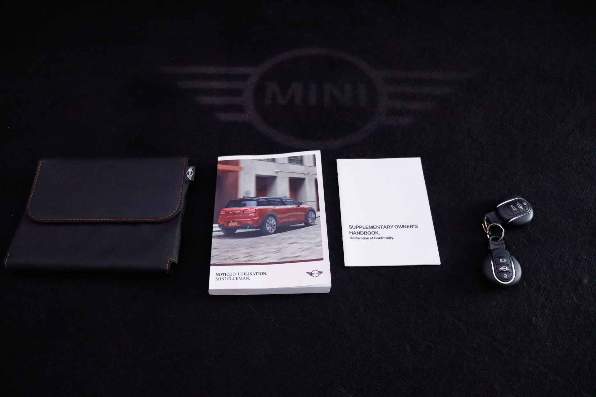 MINI Clubman 2.0JCW 306Pk ALL4 Chili PANO/HARMAN KARDON/CAMERA/CARPLAY/STOELVERW./NAVI/CRUISE/LMV 19'' - 37/38