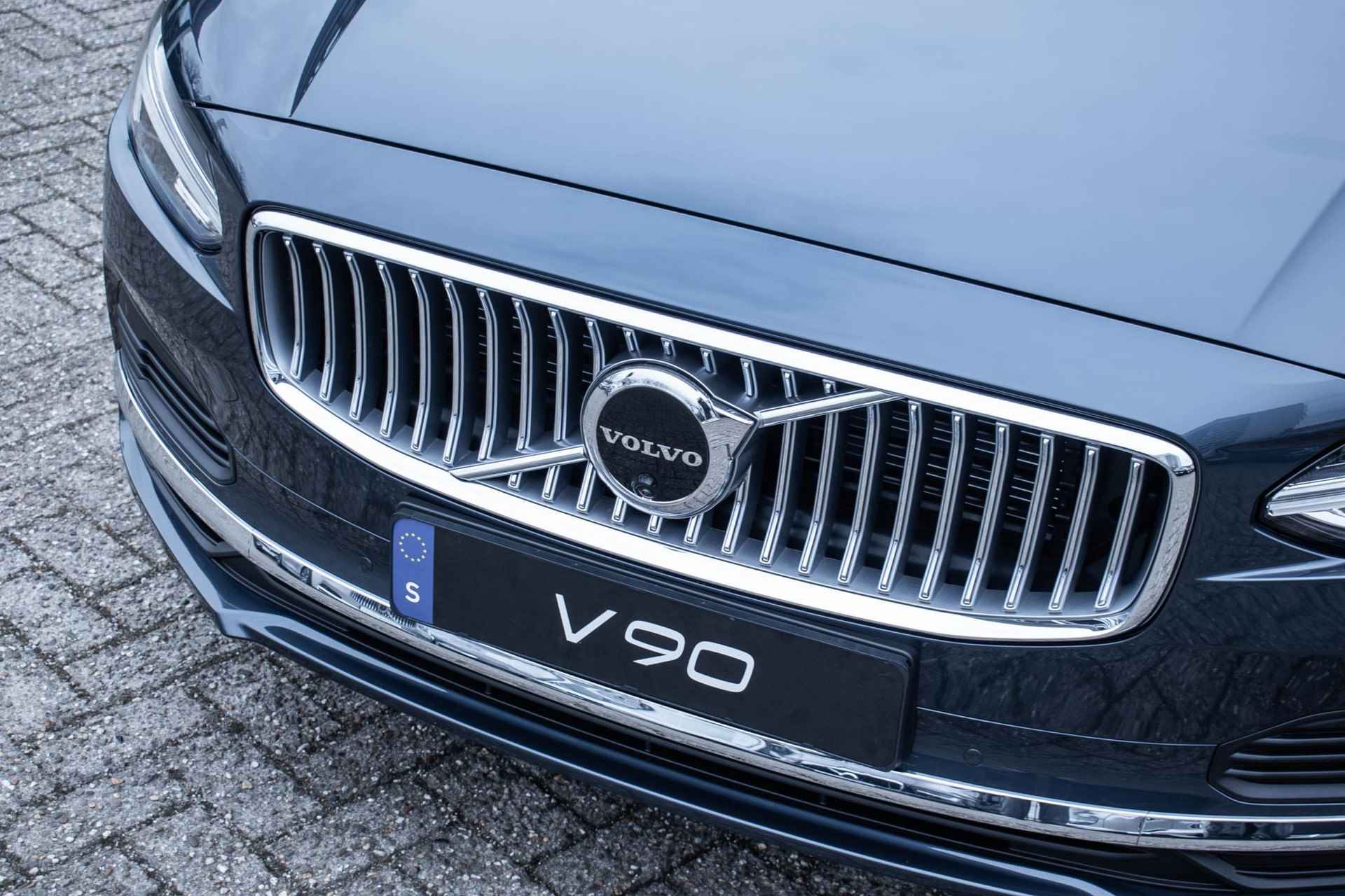 Volvo V90 T6 Recharge AWD Ultimate Bright | 360° Camera | Volvo Guard Alarm | Elektrisch Schuif Kanteldak | Harman Kardon Premium Audio | Head-Up Display | Elektrisch Verstelbare Voorstoelen met Geheugen - 12/31