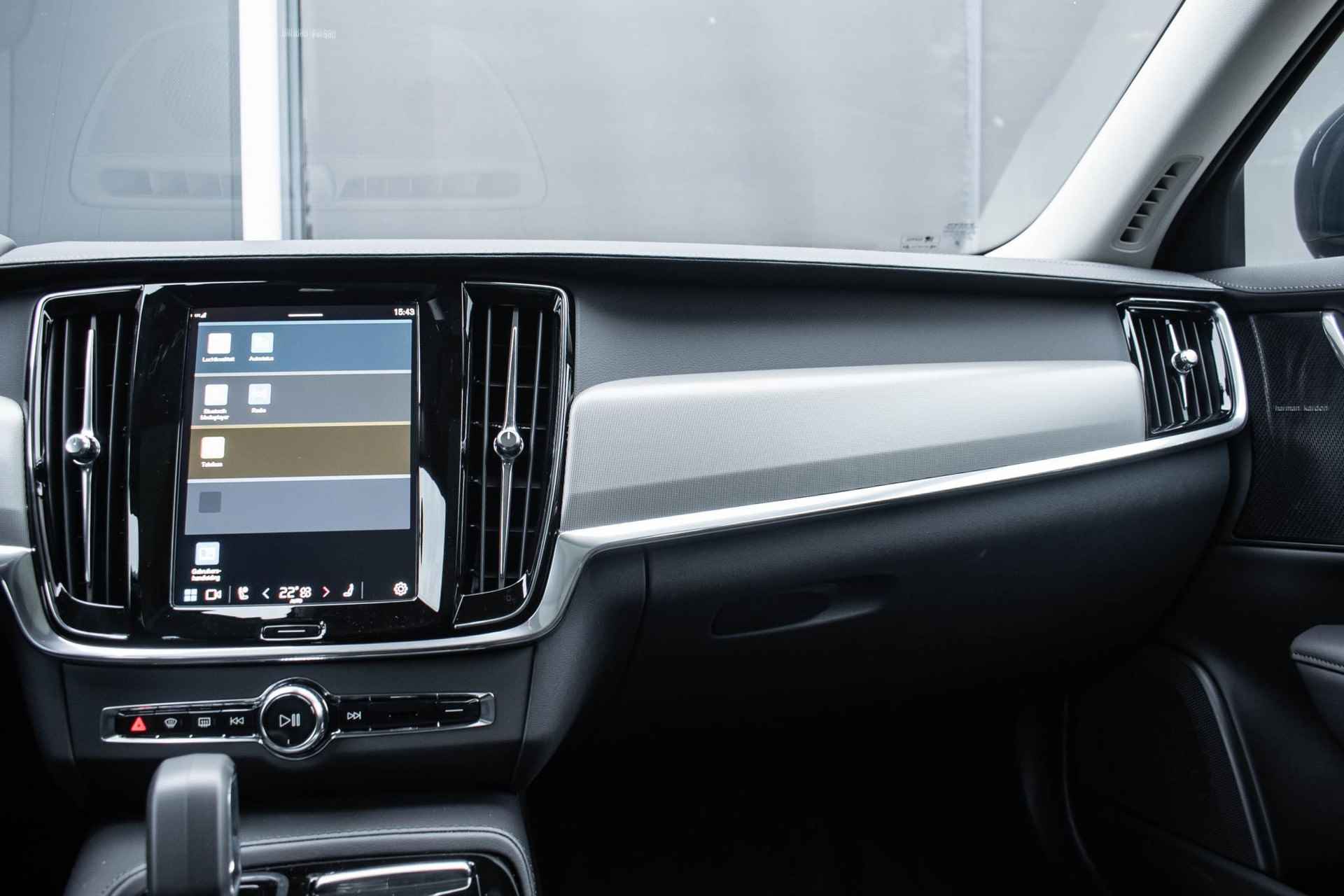 Volvo V90 T6 Recharge AWD Ultimate Bright | 360° Camera | Volvo Guard Alarm | Elektrisch Schuif Kanteldak | Harman Kardon Premium Audio | Head-Up Display | Elektrisch Verstelbare Voorstoelen met Geheugen - 24/31
